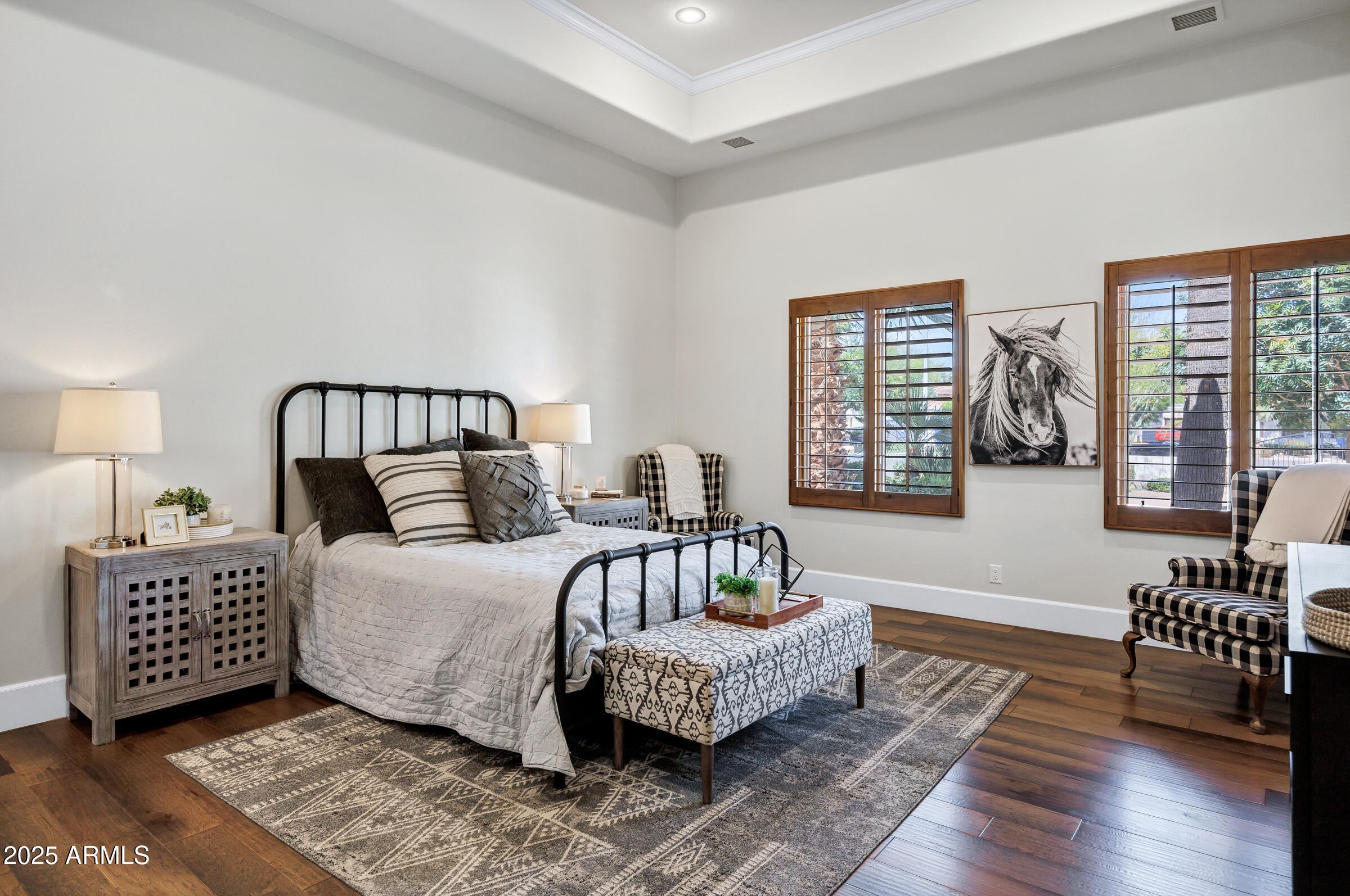 2527 E BEECHNUT Court