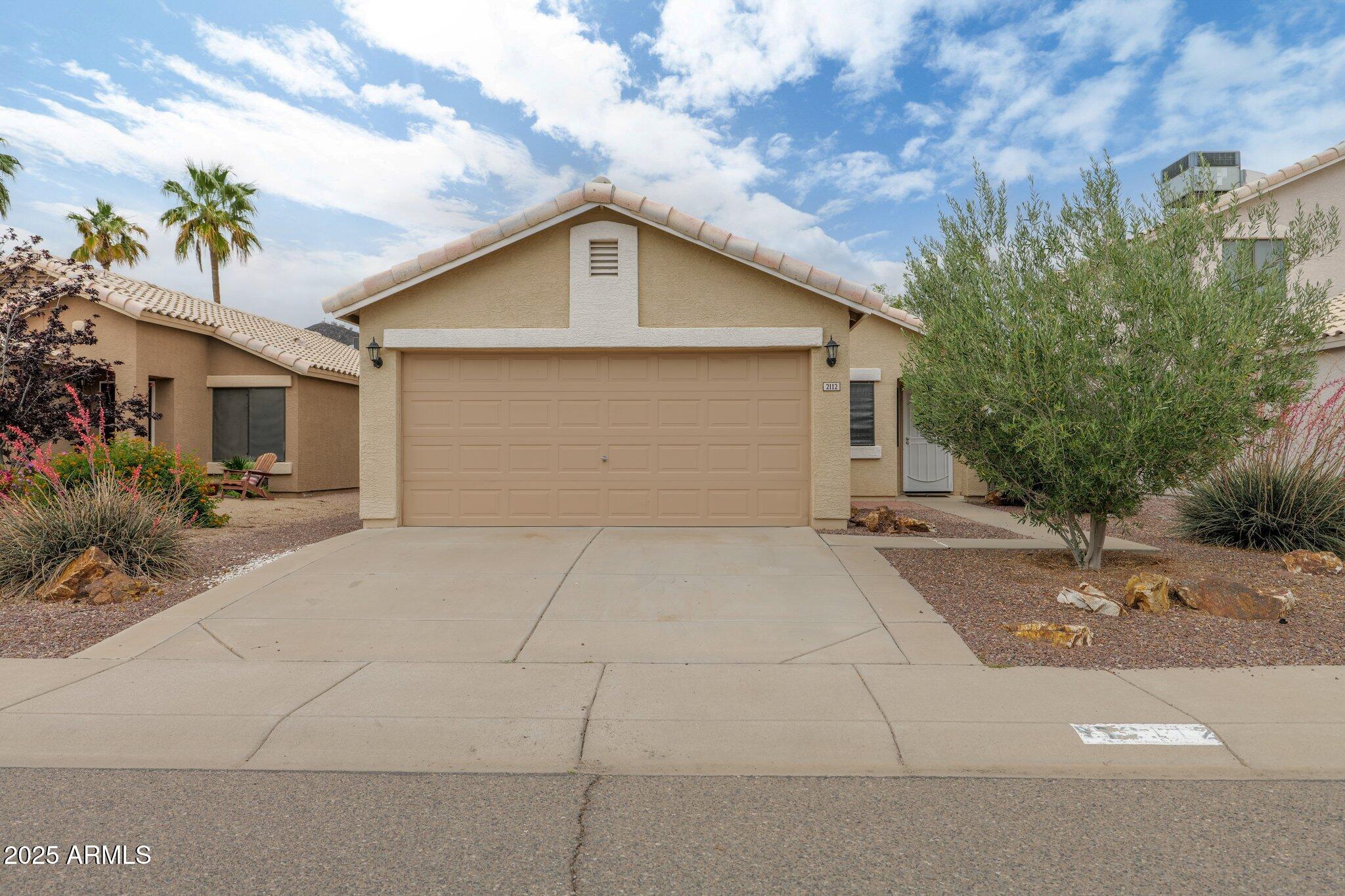 2112 E DONALD Drive