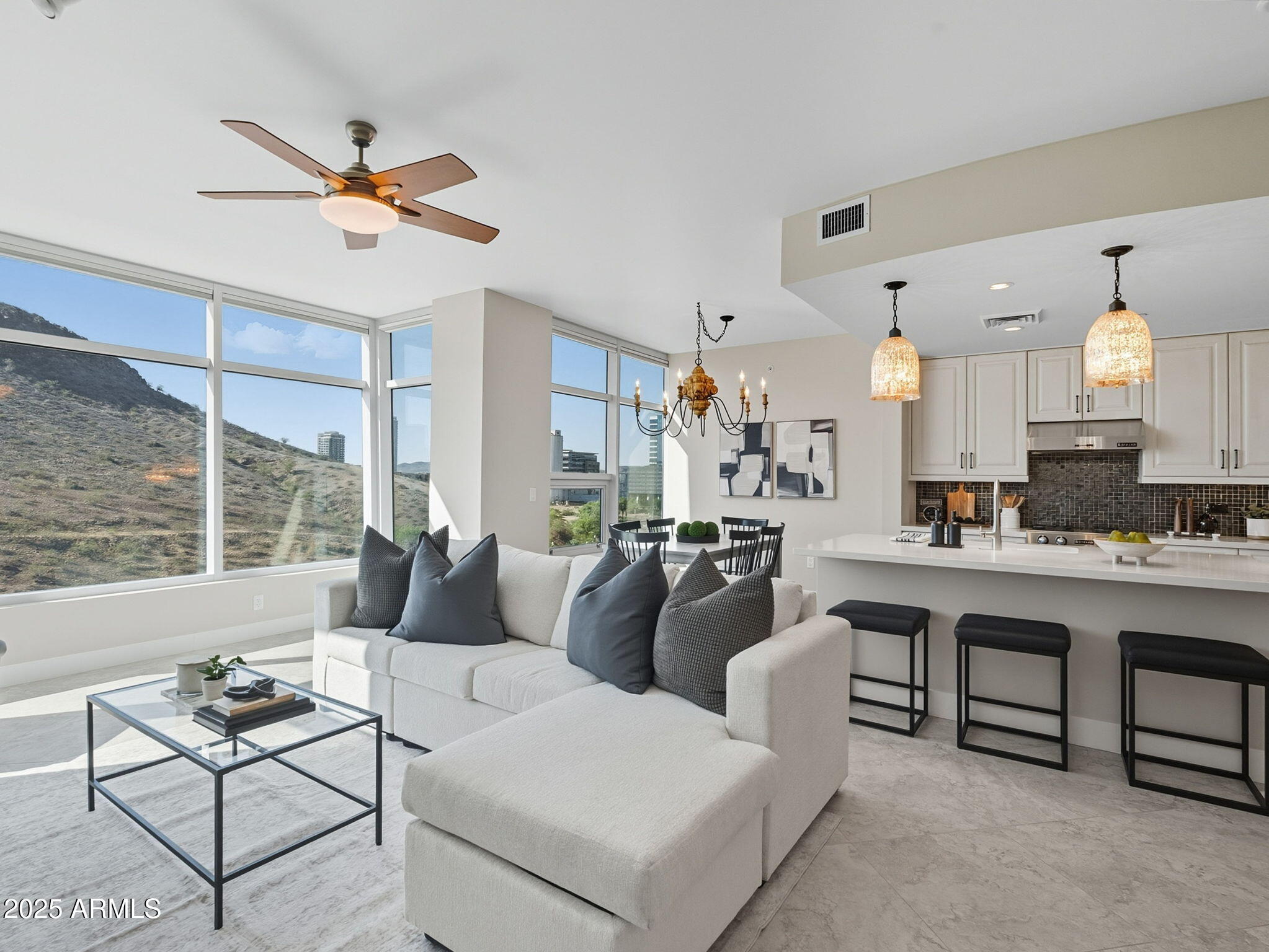 140 E RIO SALADO Parkway, 512