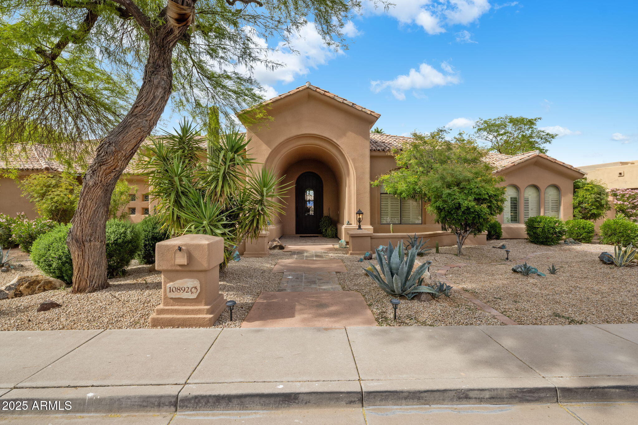 10892 E GOLD DUST Avenue