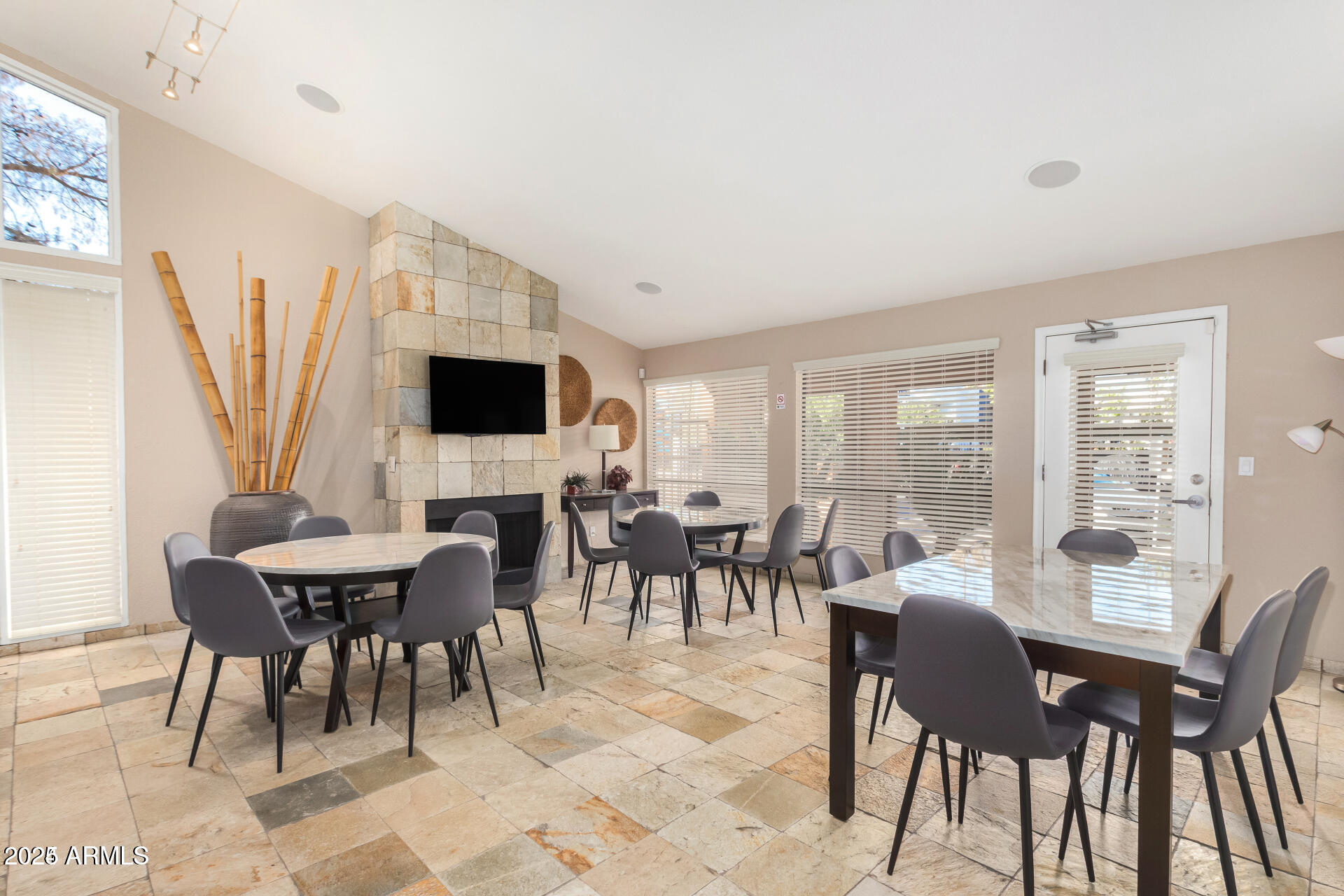 4704 E PARADISE VILLAGE Parkway N, 321