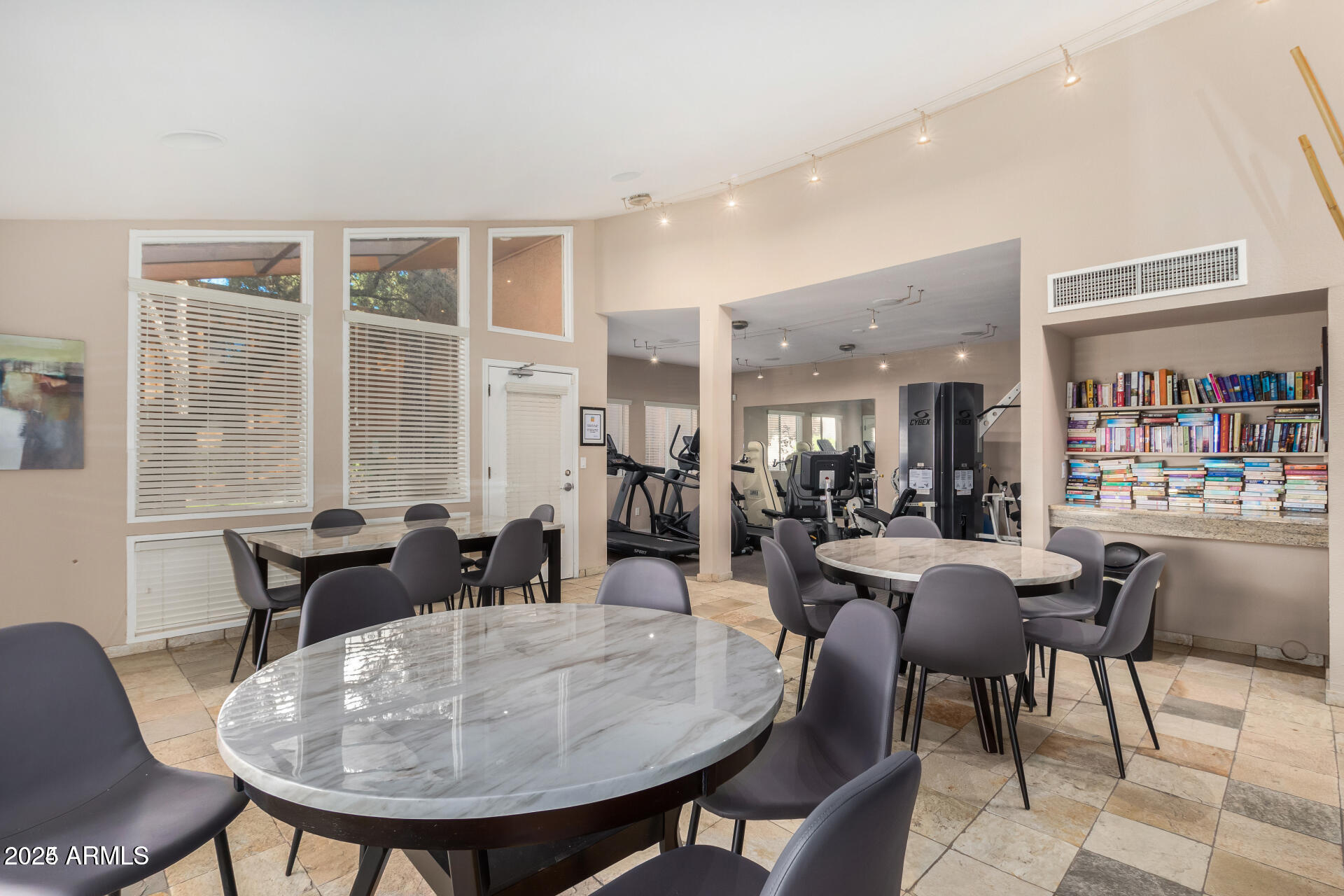4704 E PARADISE VILLAGE Parkway N, 321