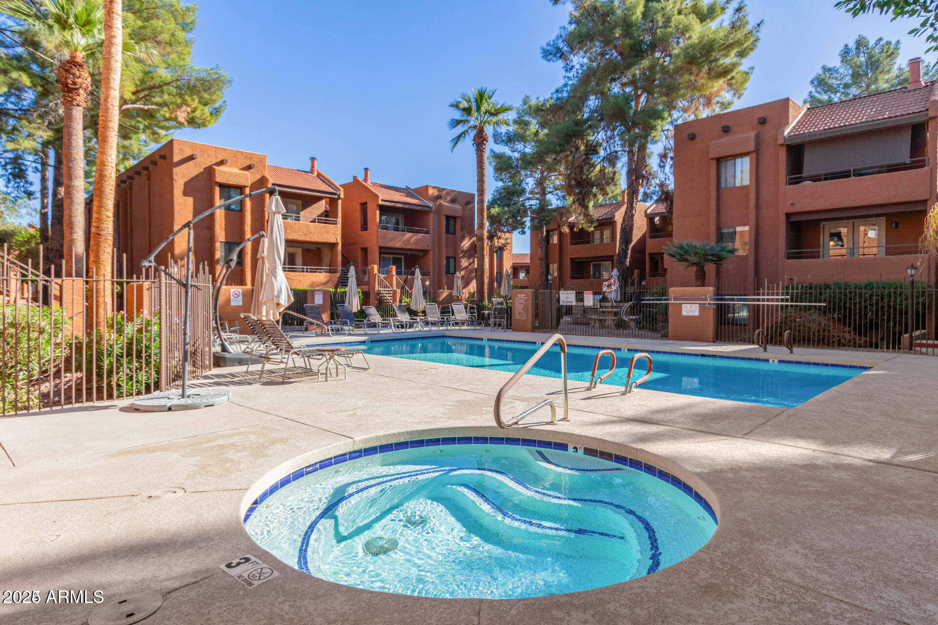 4704 E PARADISE VILLAGE Parkway N, 321