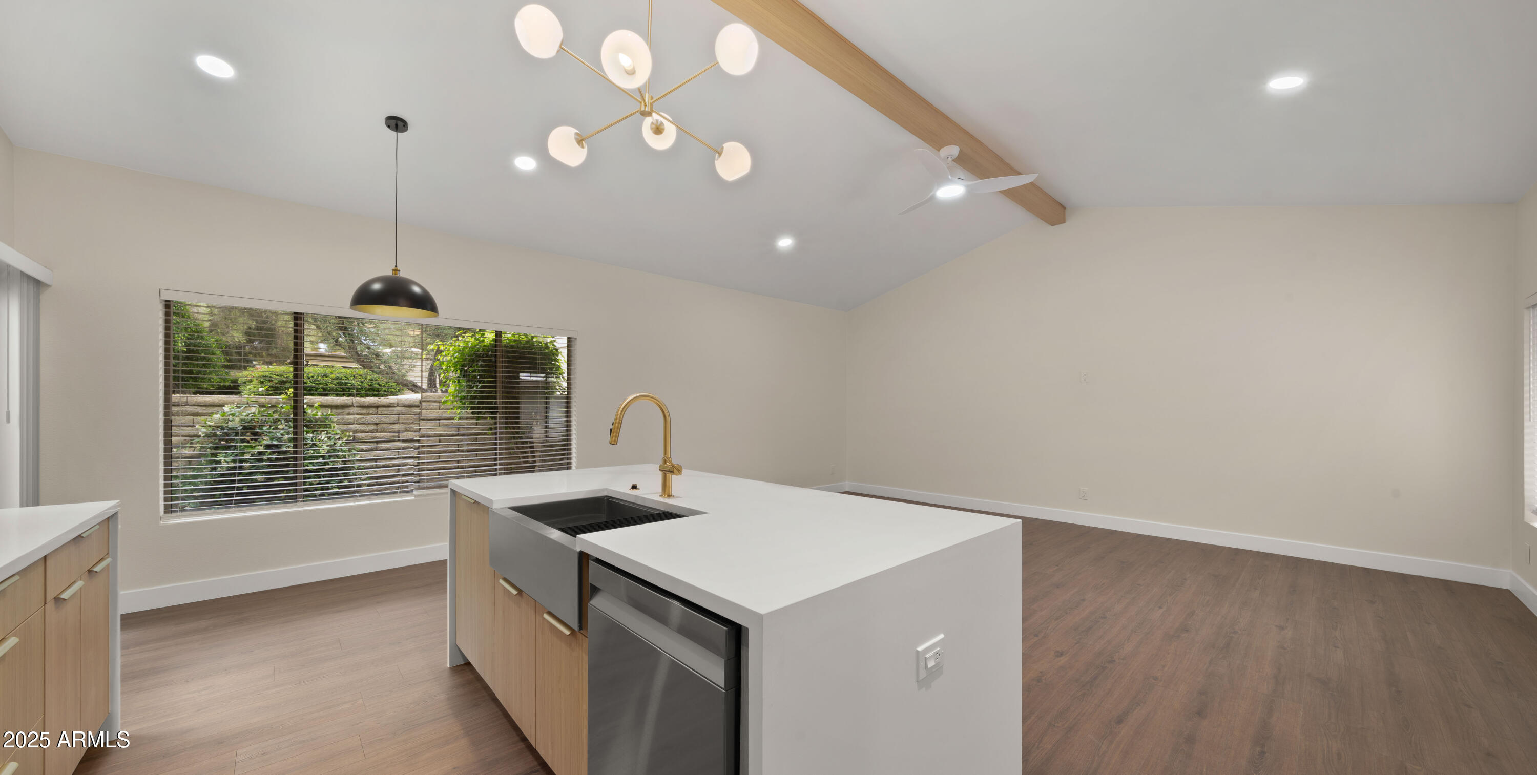 4800 N 68TH Street, 373