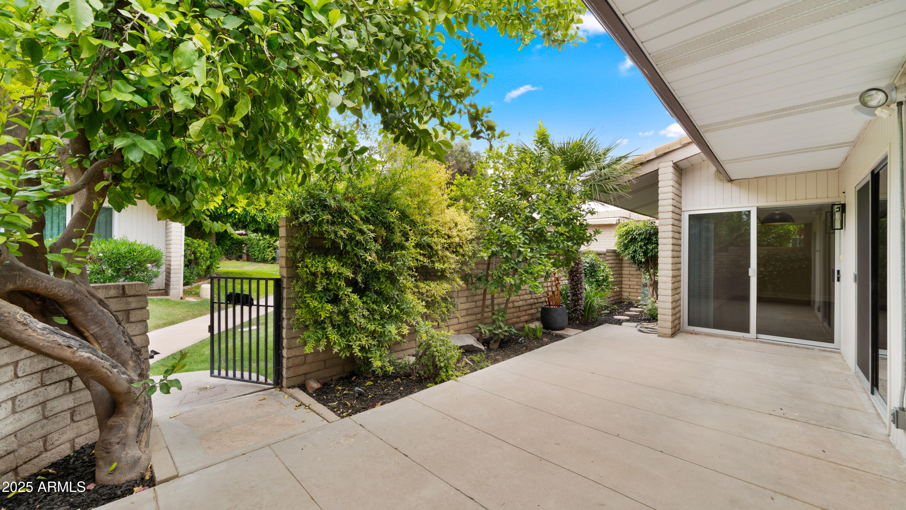 4800 N 68TH Street, 373