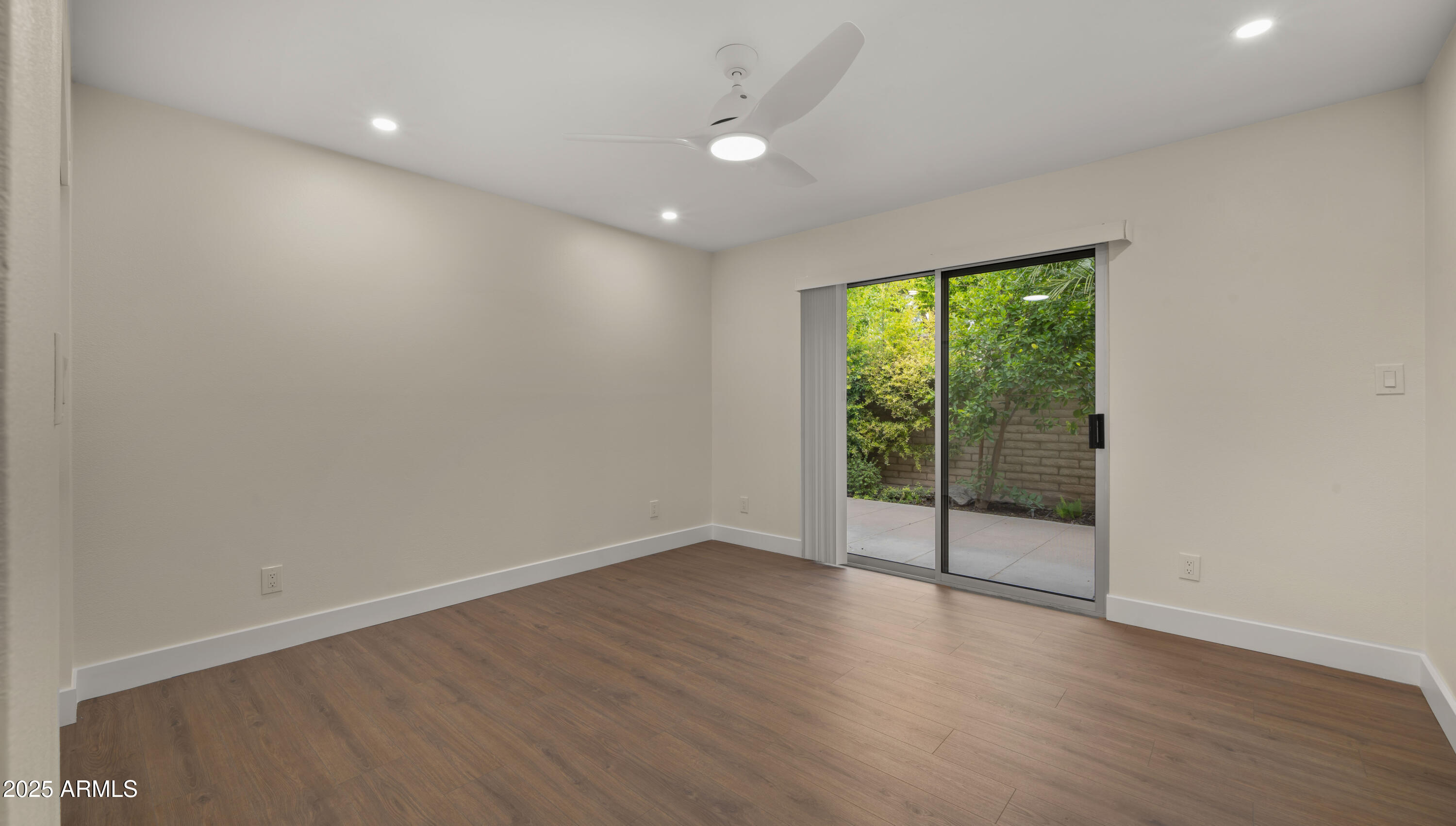 4800 N 68TH Street, 373