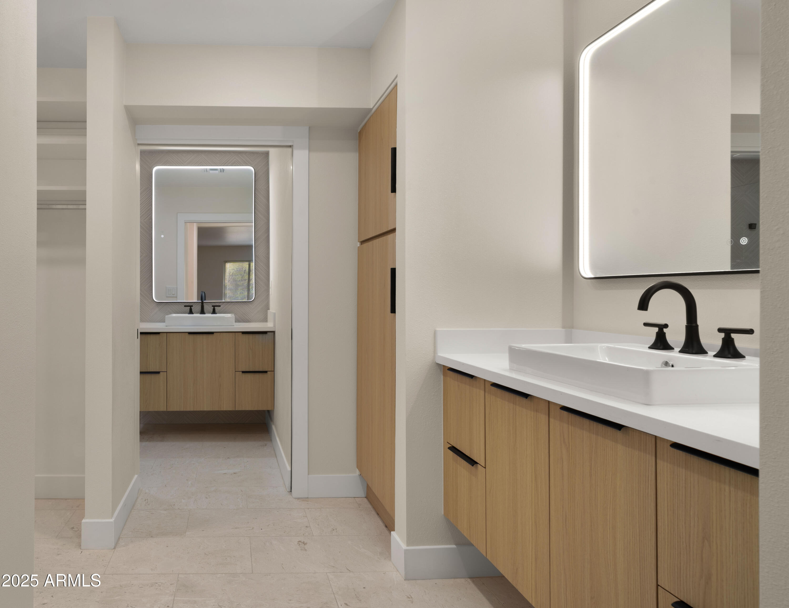 4800 N 68TH Street, 373