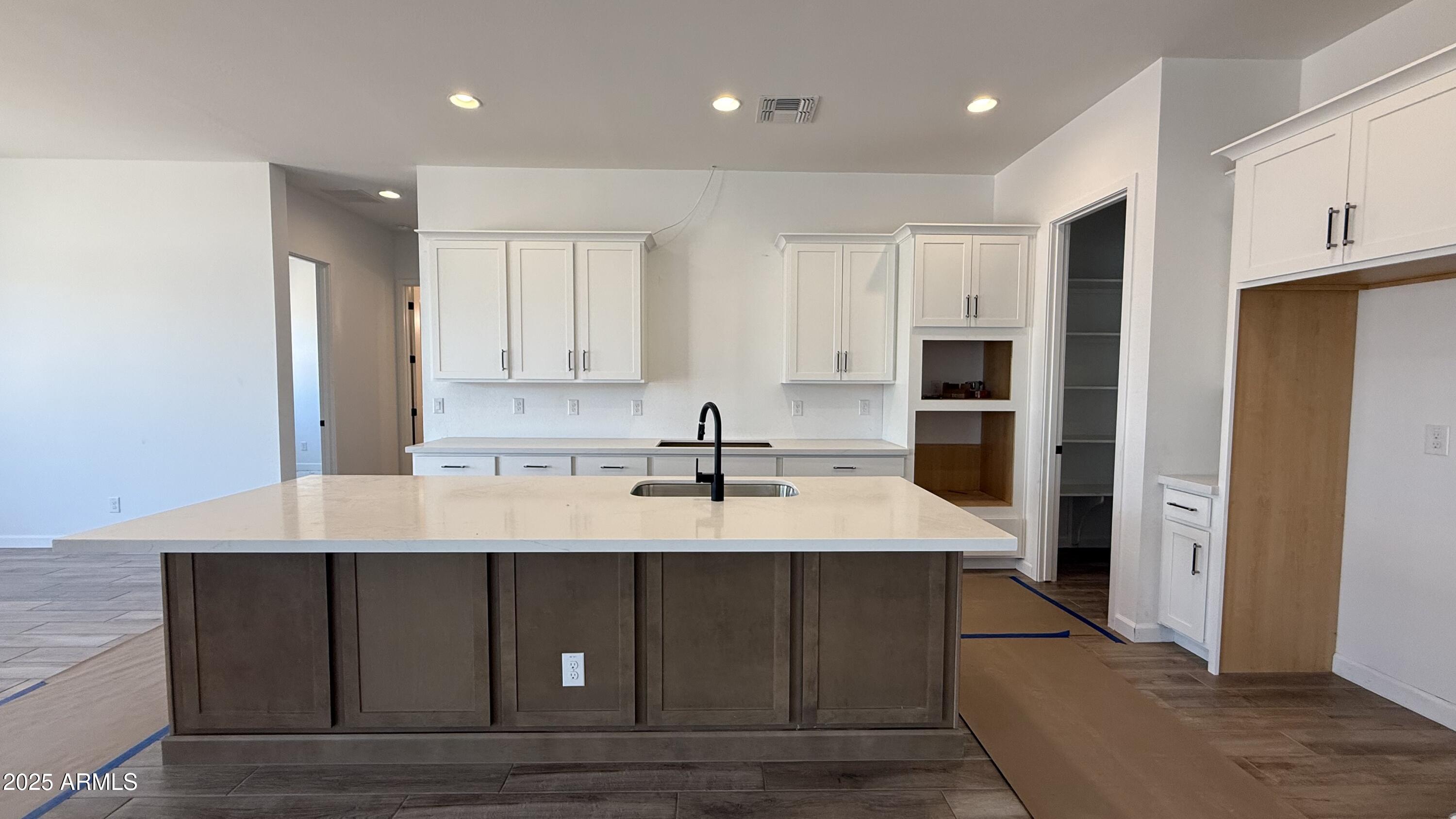 11444 E UTOPIA Avenue