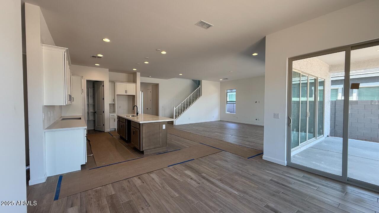 11444 E UTOPIA Avenue