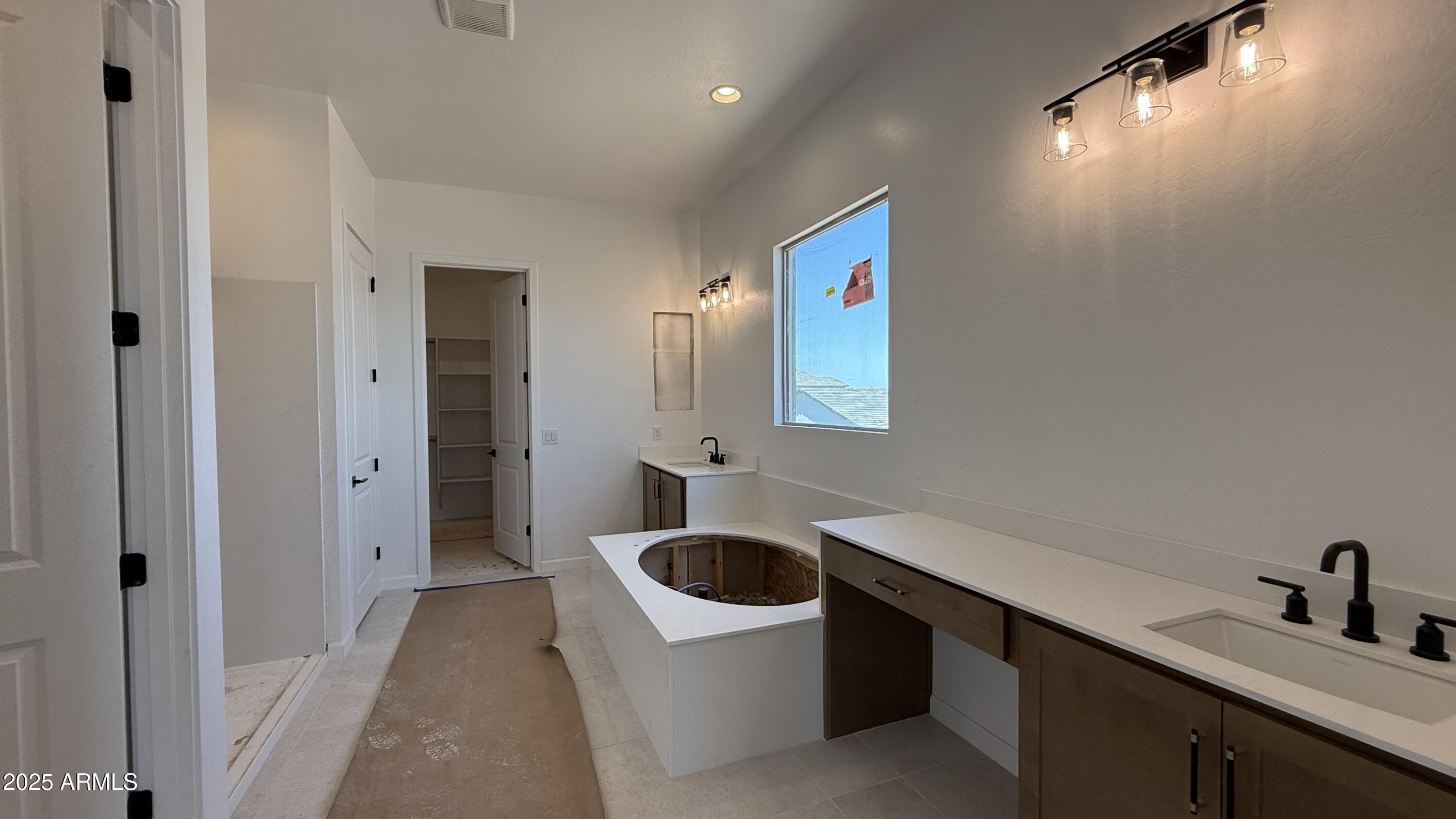 11444 E UTOPIA Avenue