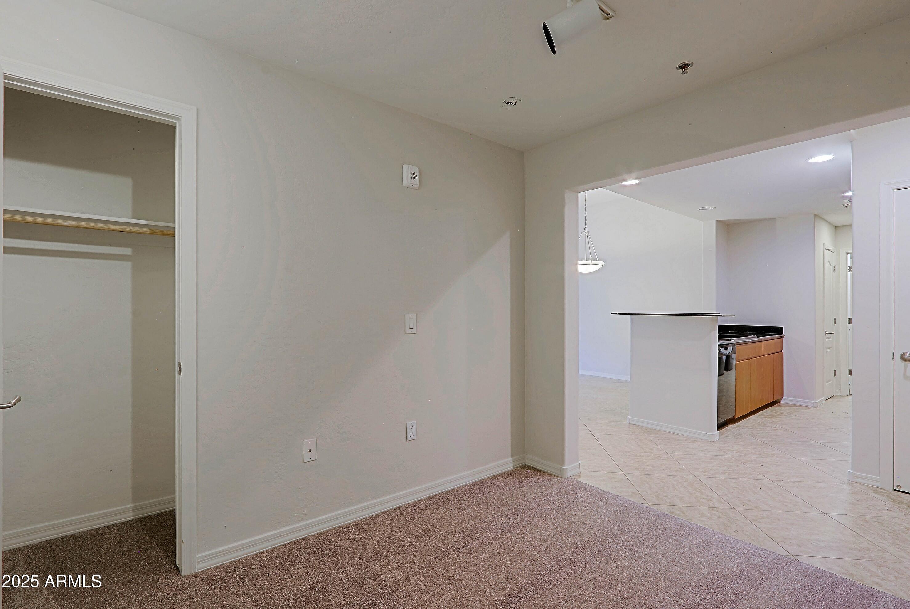 16 W ENCANTO Boulevard, 305