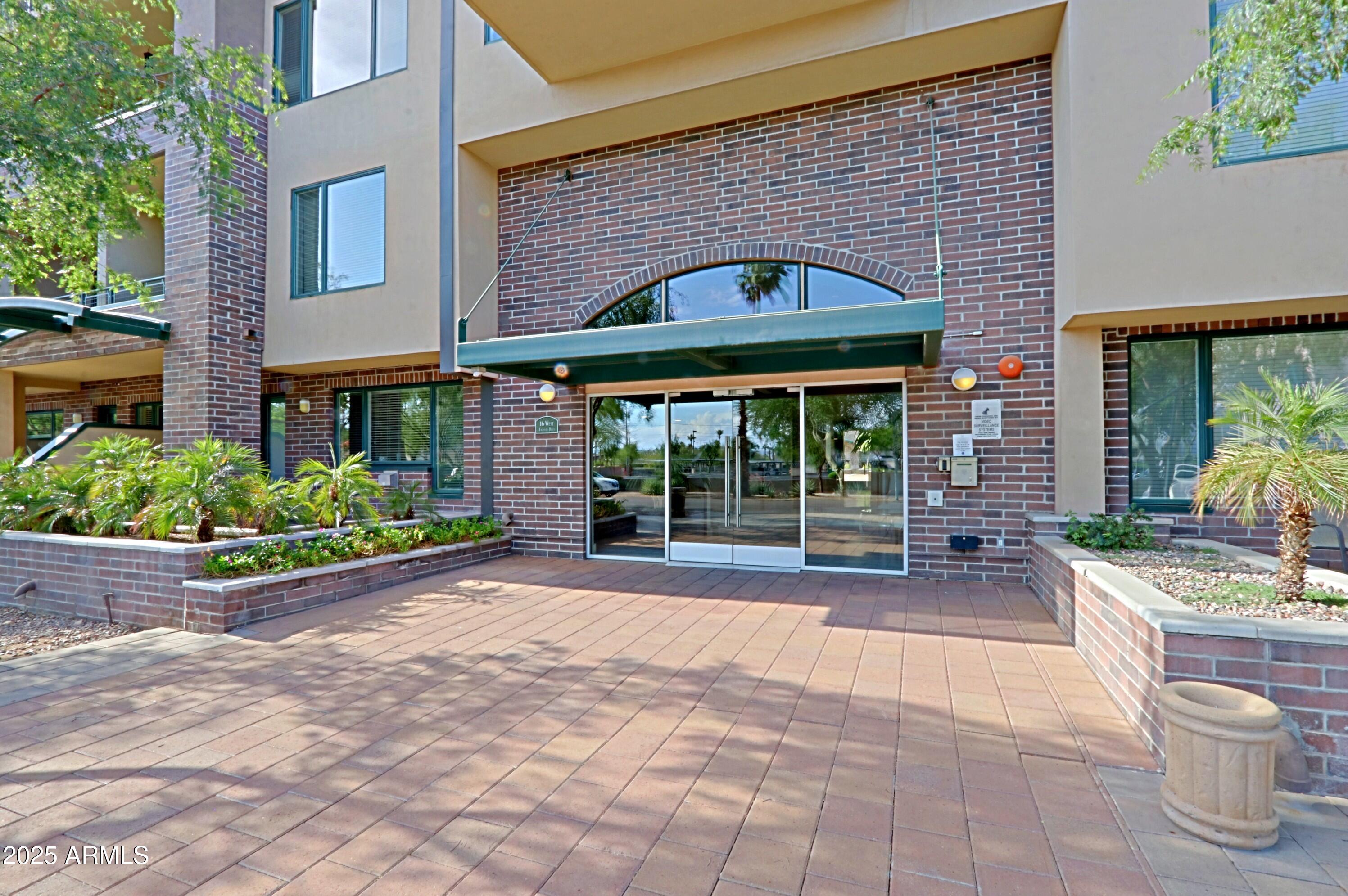 16 W ENCANTO Boulevard, 305