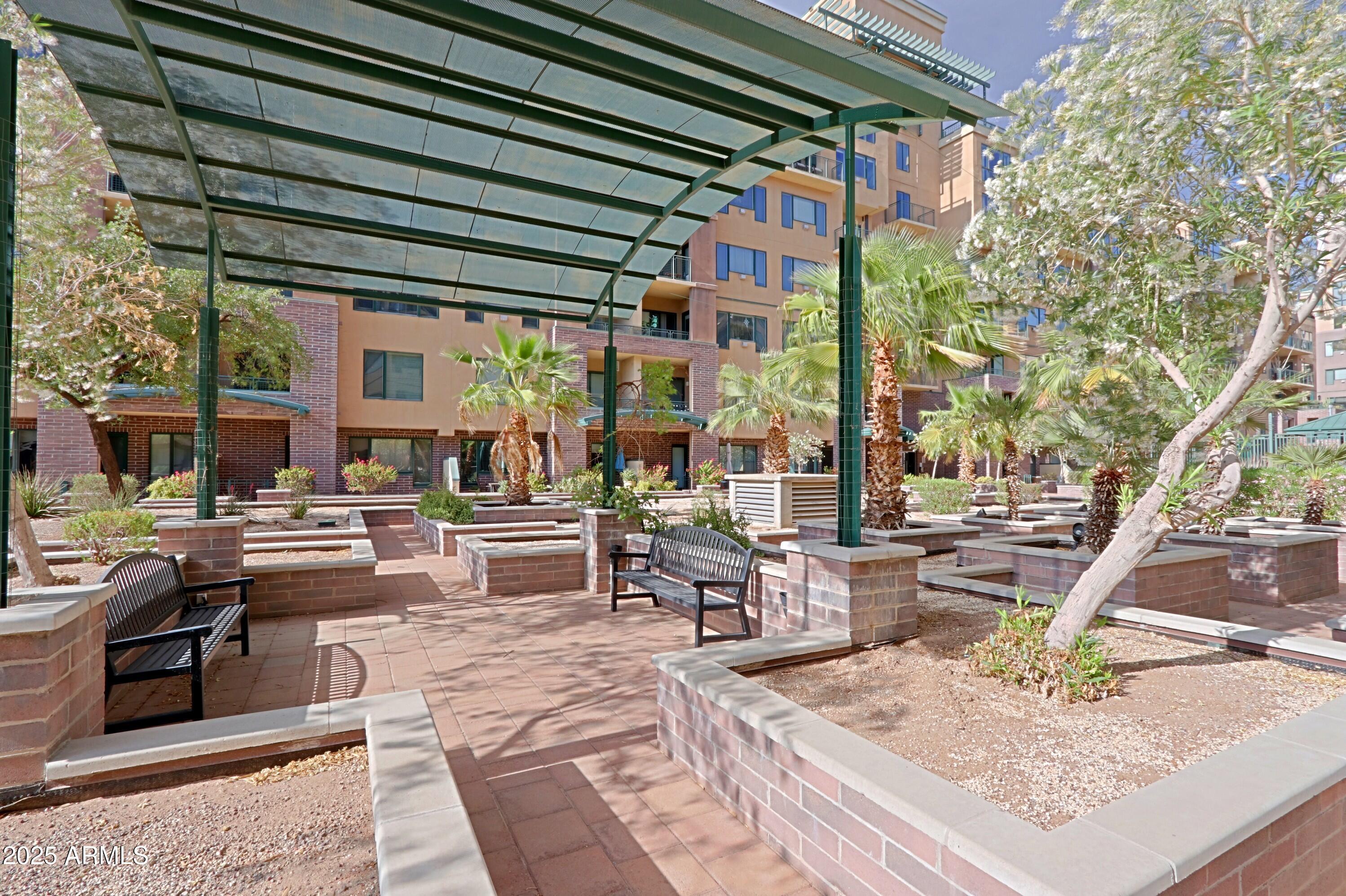 16 W ENCANTO Boulevard, 305