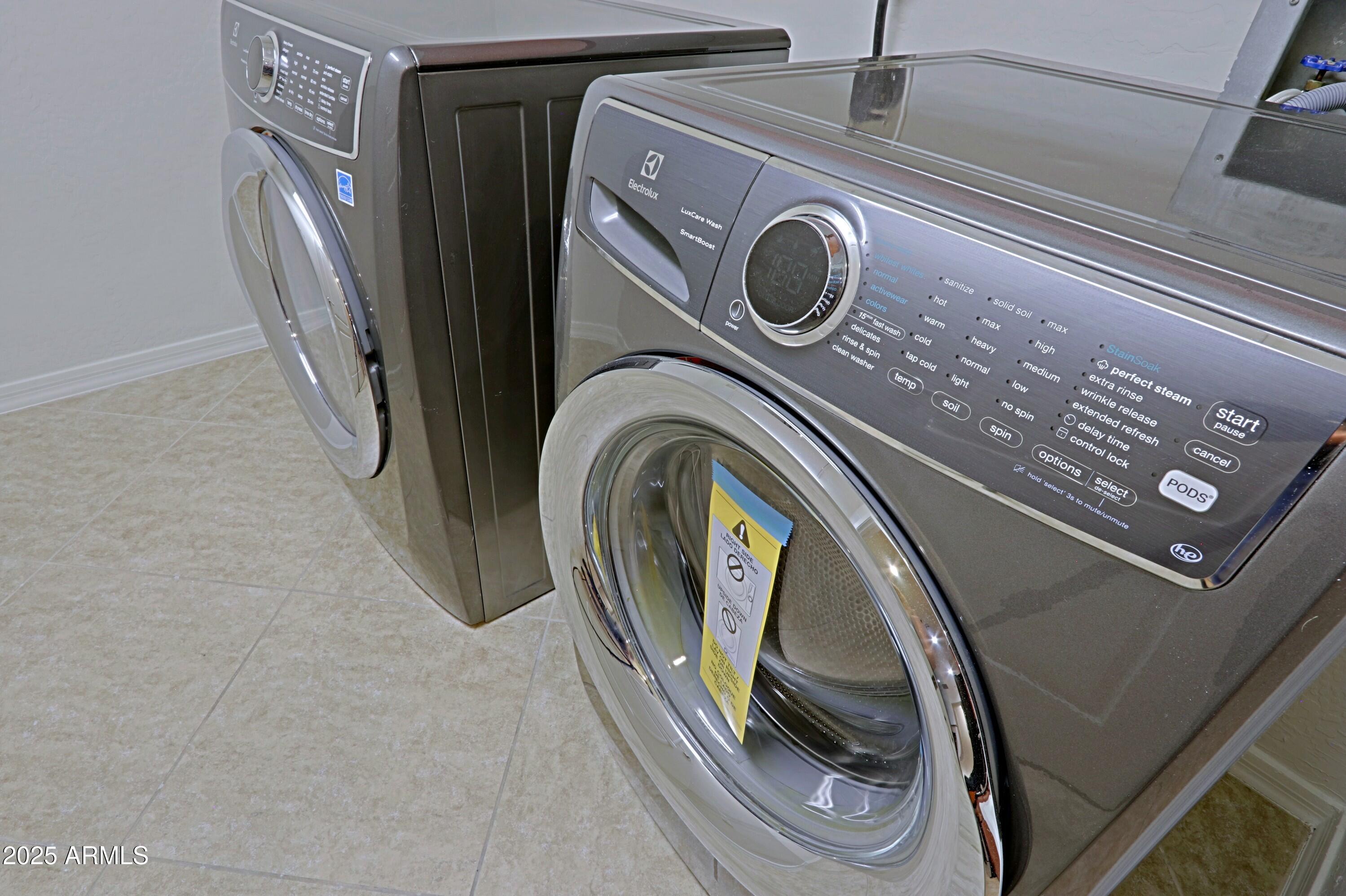 16 W ENCANTO Boulevard, 305