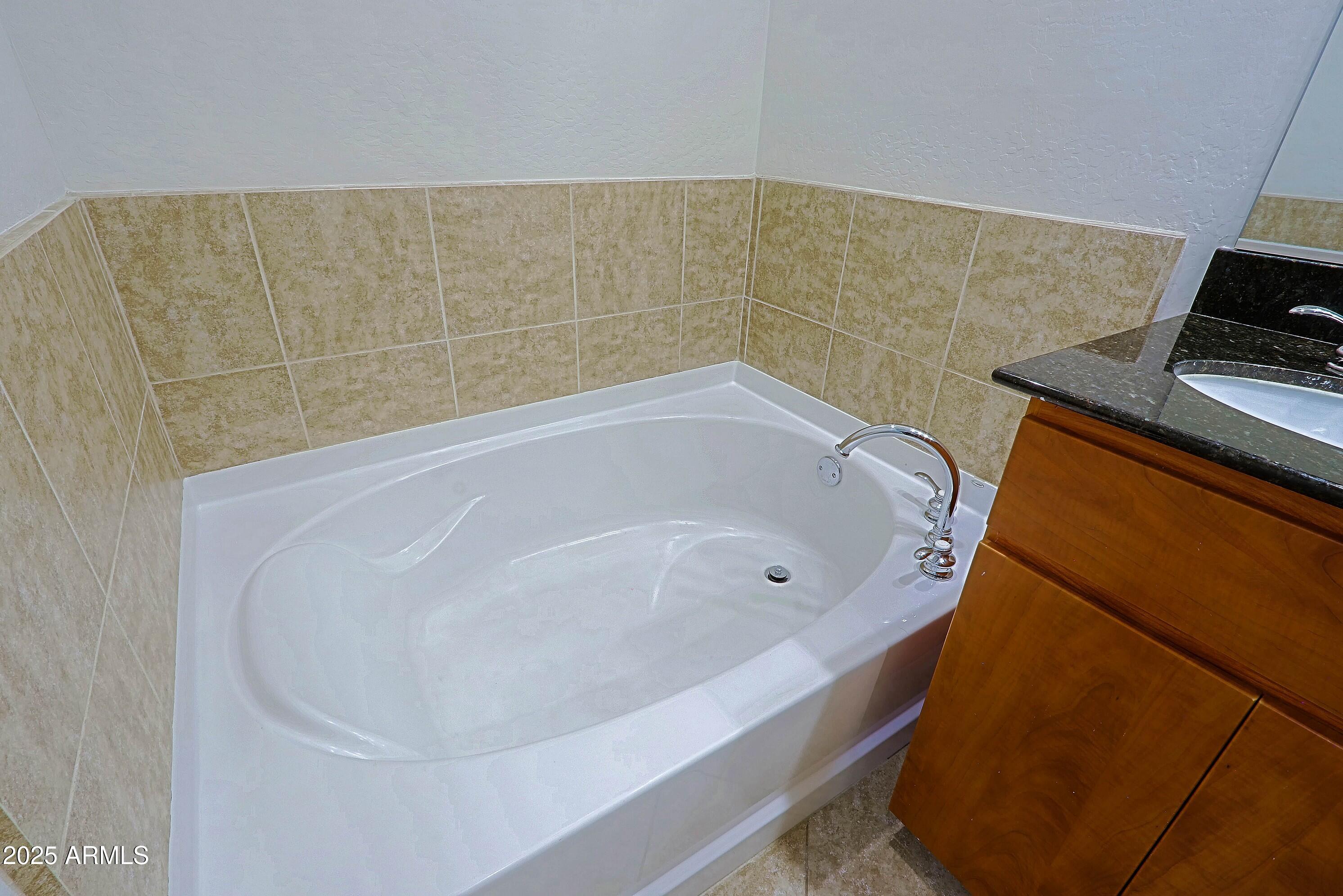 16 W ENCANTO Boulevard, 305