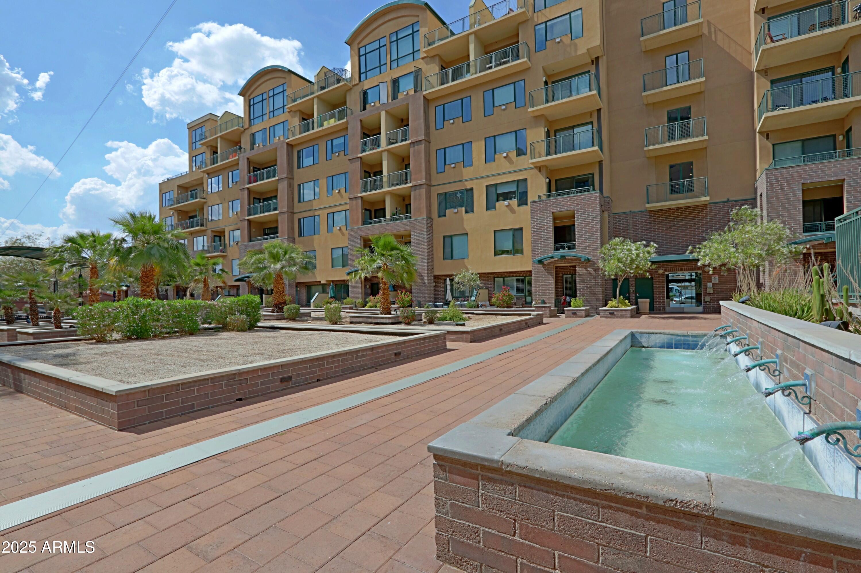 16 W ENCANTO Boulevard, 305