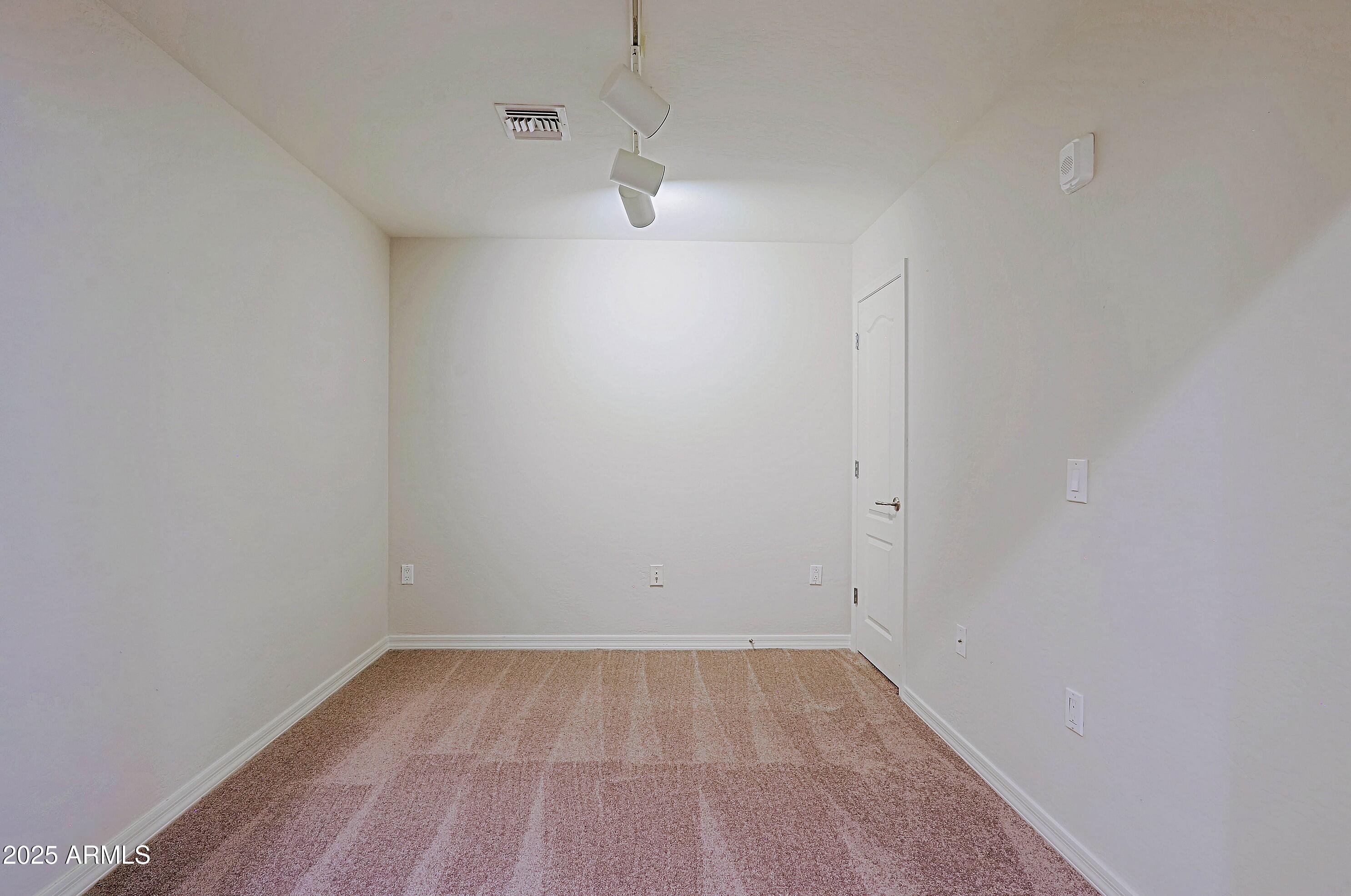 16 W ENCANTO Boulevard, 305