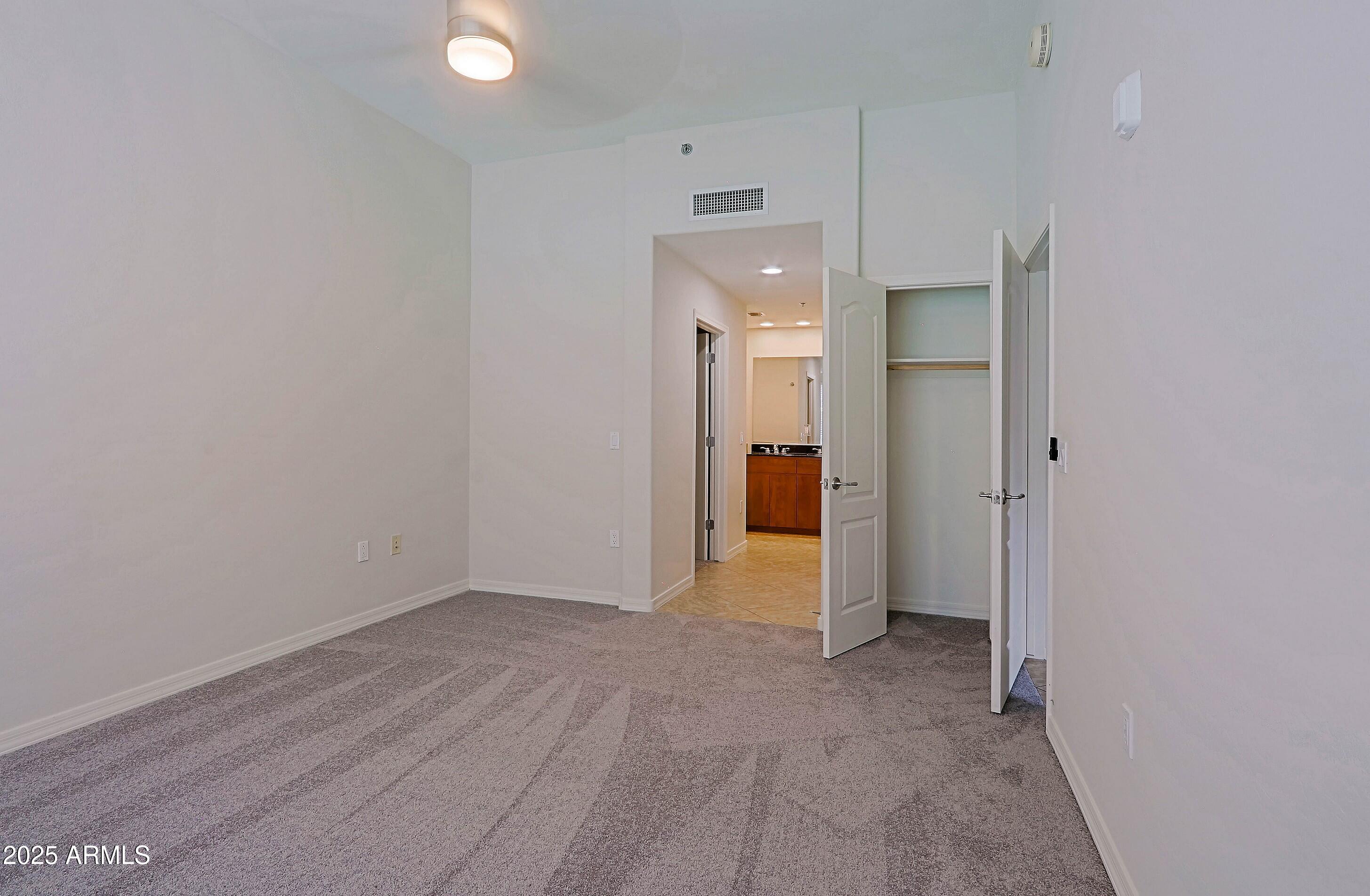 16 W ENCANTO Boulevard, 305