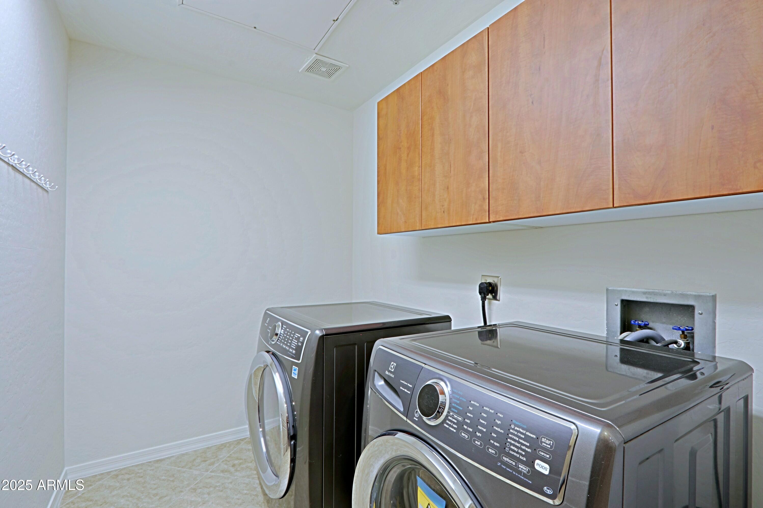 16 W ENCANTO Boulevard, 305