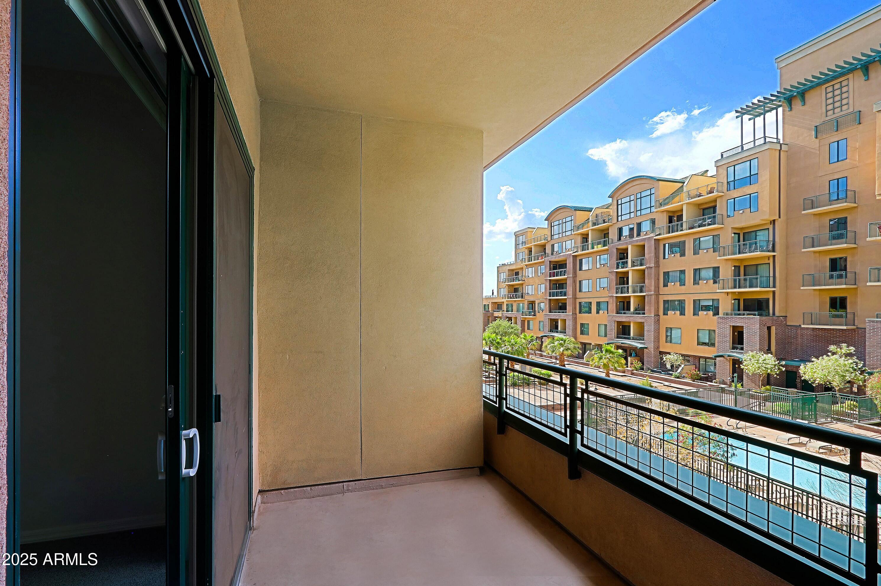 16 W ENCANTO Boulevard, 305