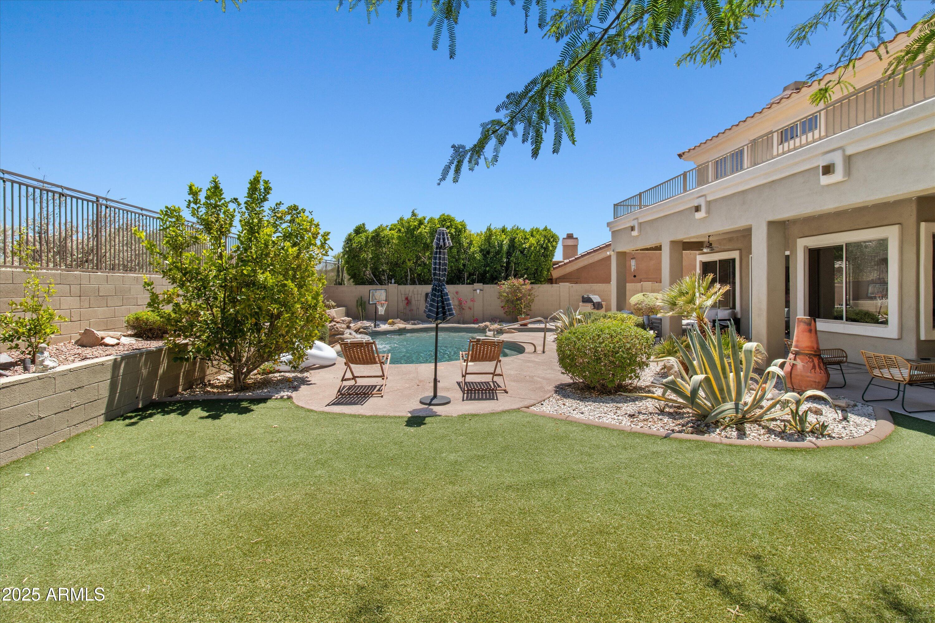 10415 E ROSEMARY Lane