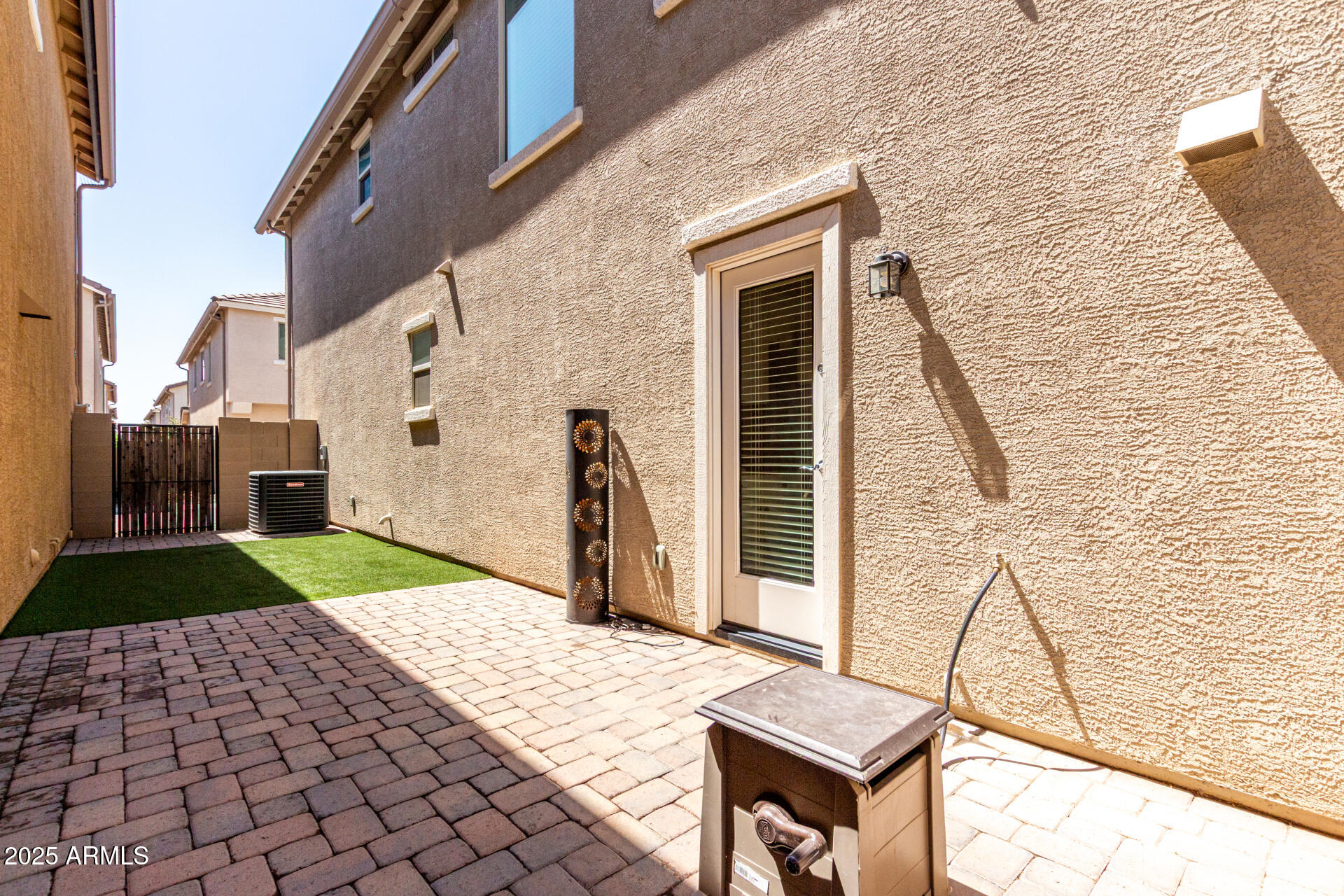 2543 N 73RD Drive