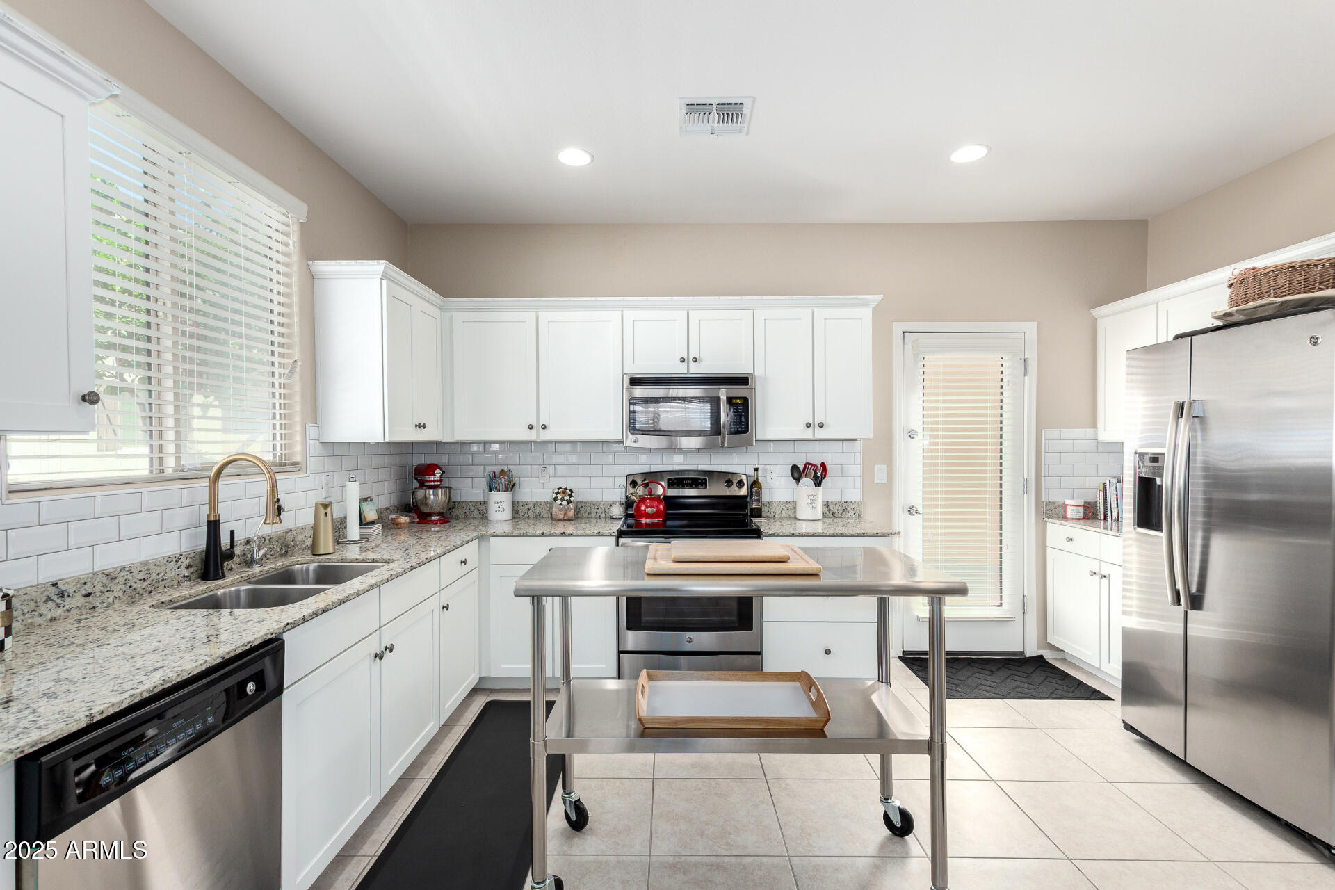 2543 N 73RD Drive