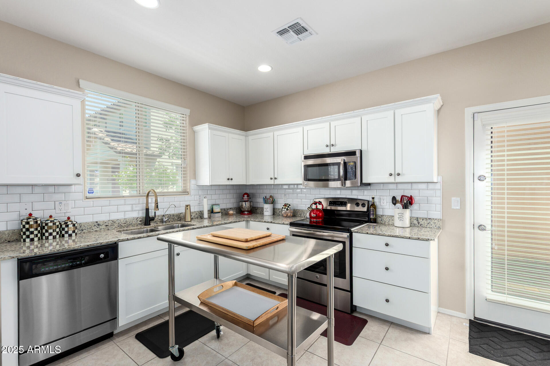 2543 N 73RD Drive