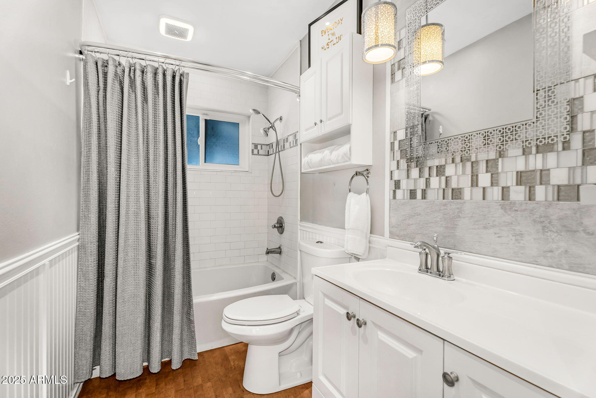 2715 E EDGEMONT Avenue