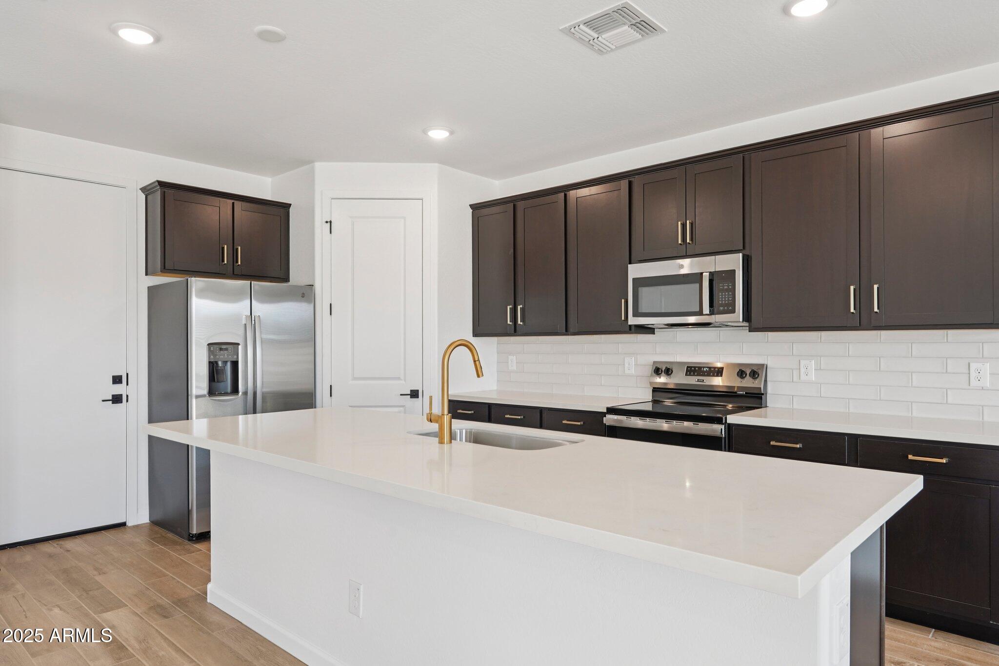 15785 W BERYL Avenue