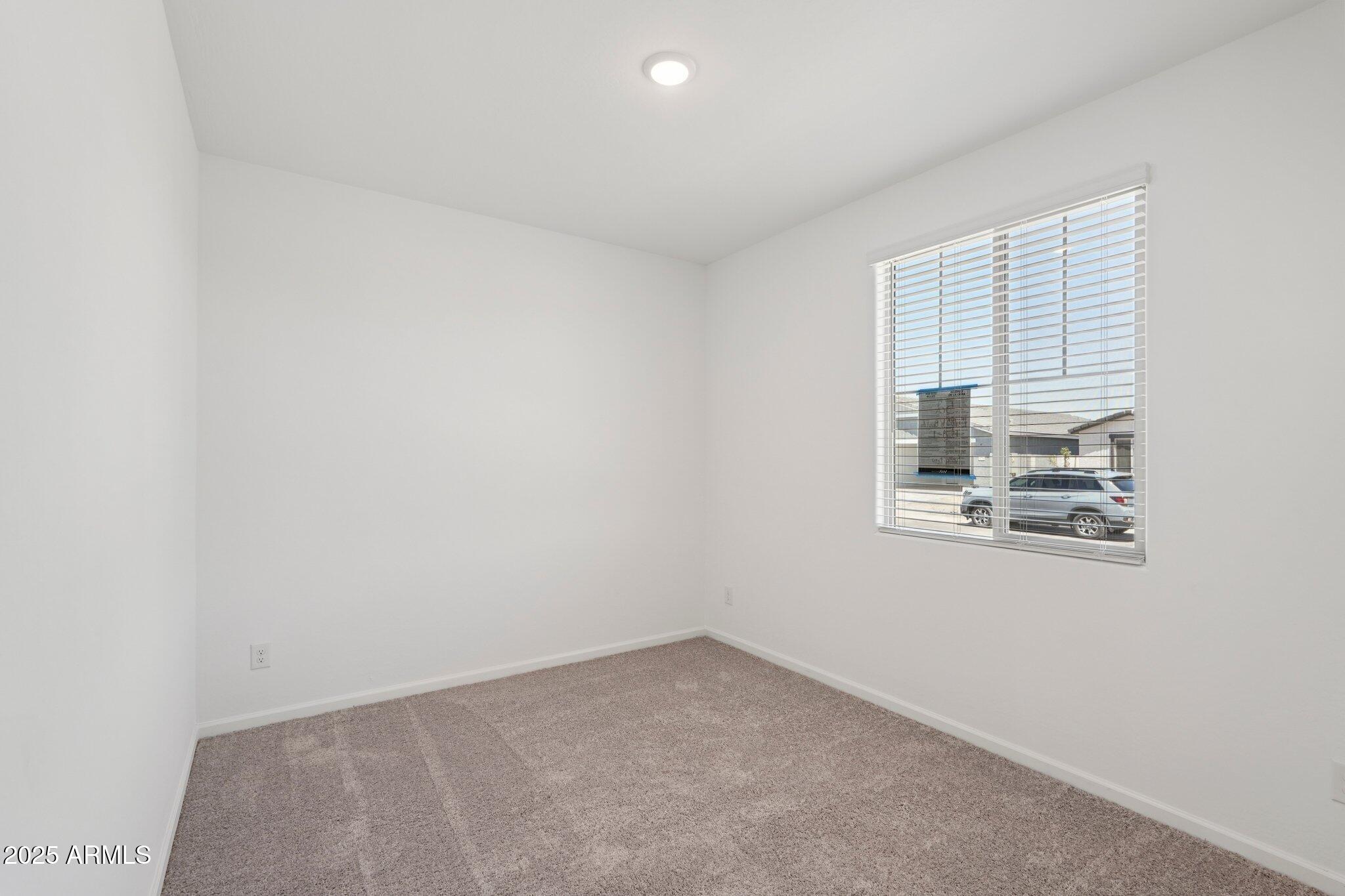 15785 W BERYL Avenue