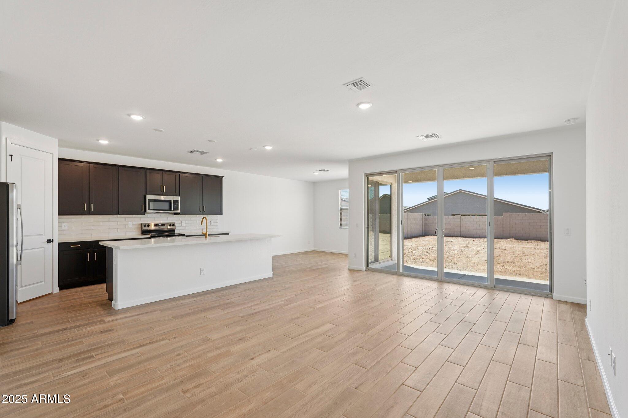 15785 W BERYL Avenue