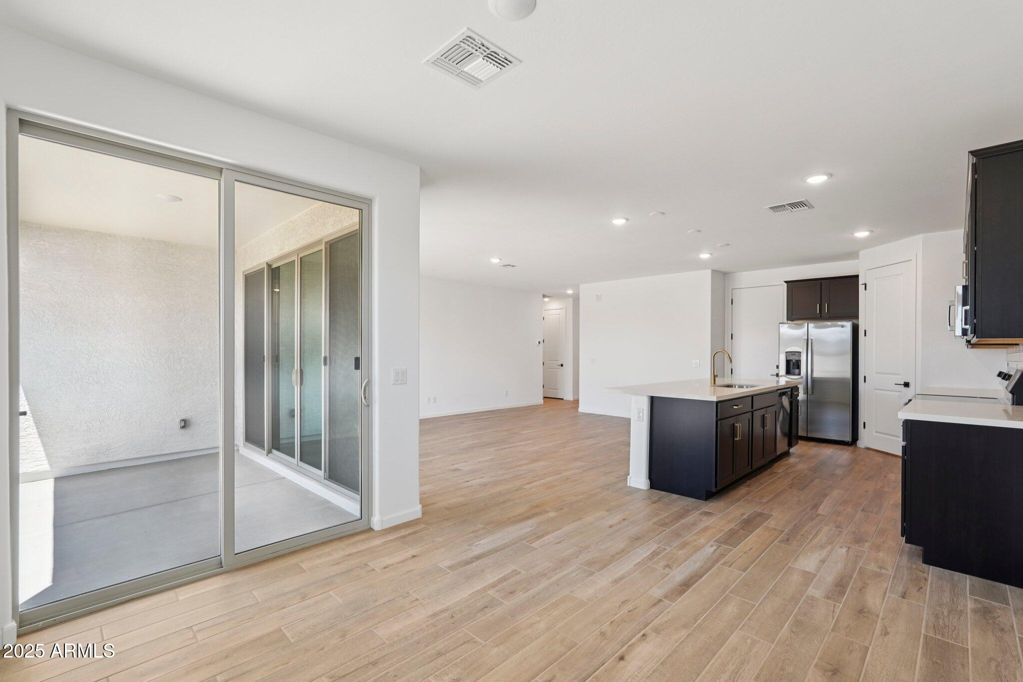 15785 W BERYL Avenue