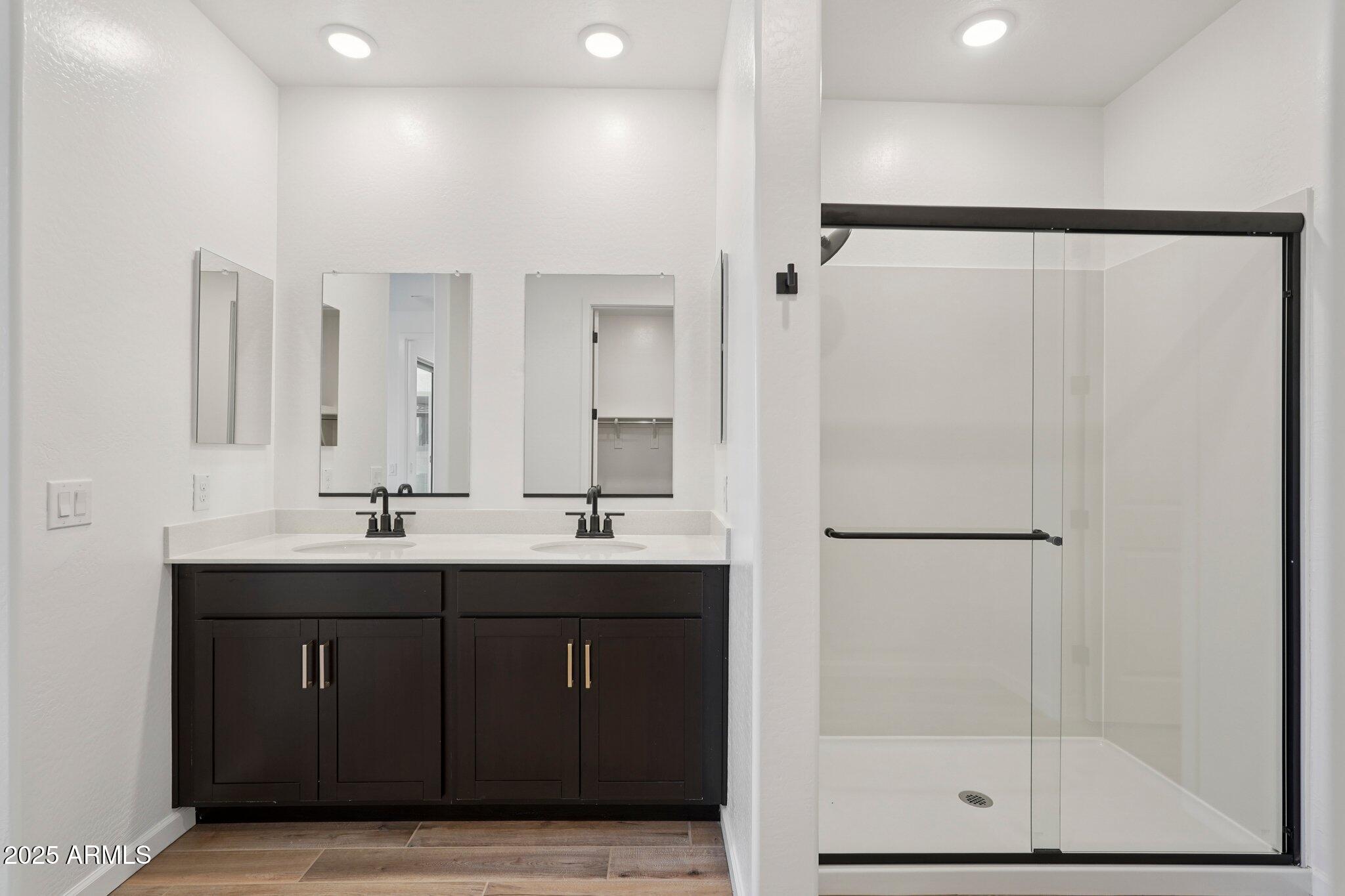 15785 W BERYL Avenue