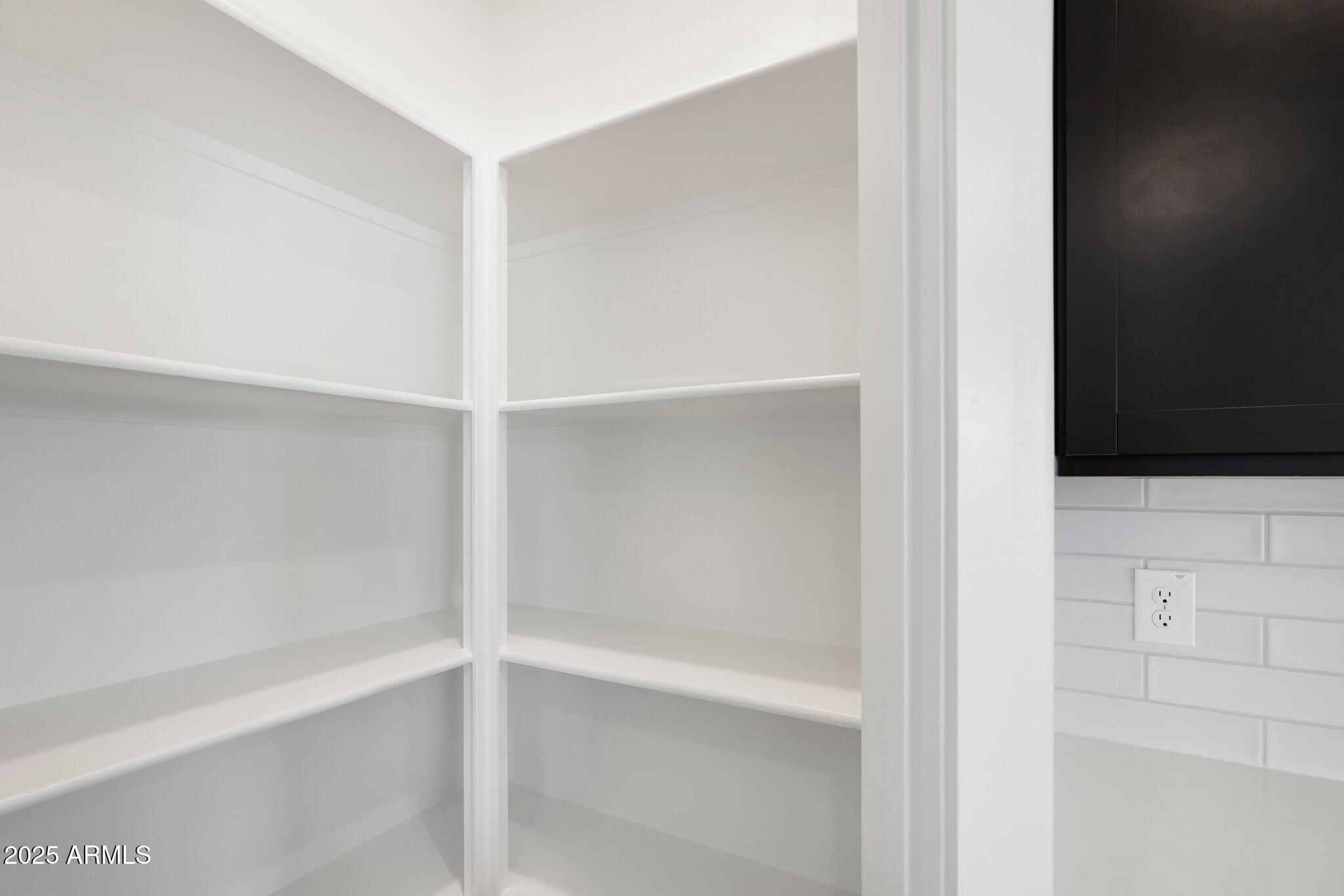 15785 W BERYL Avenue