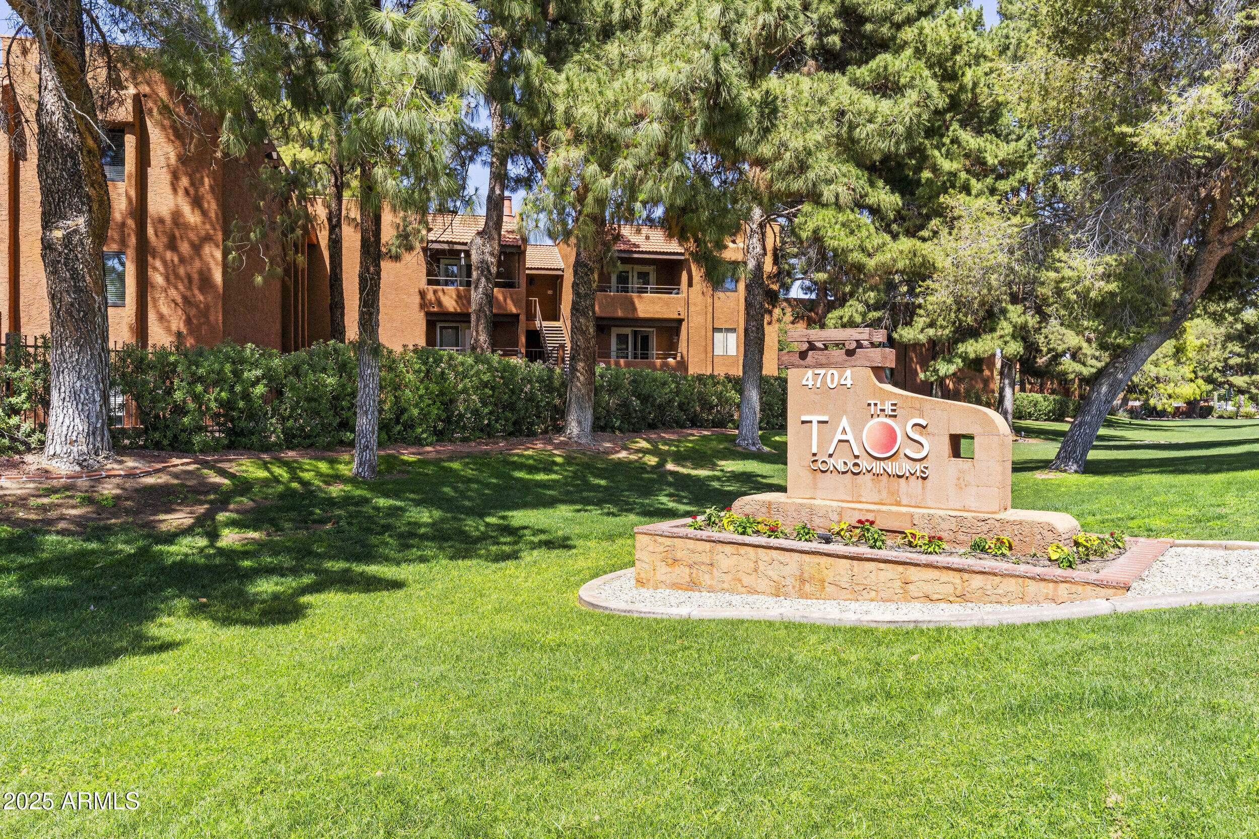 4704 E Paradise Village Parkway N, 236