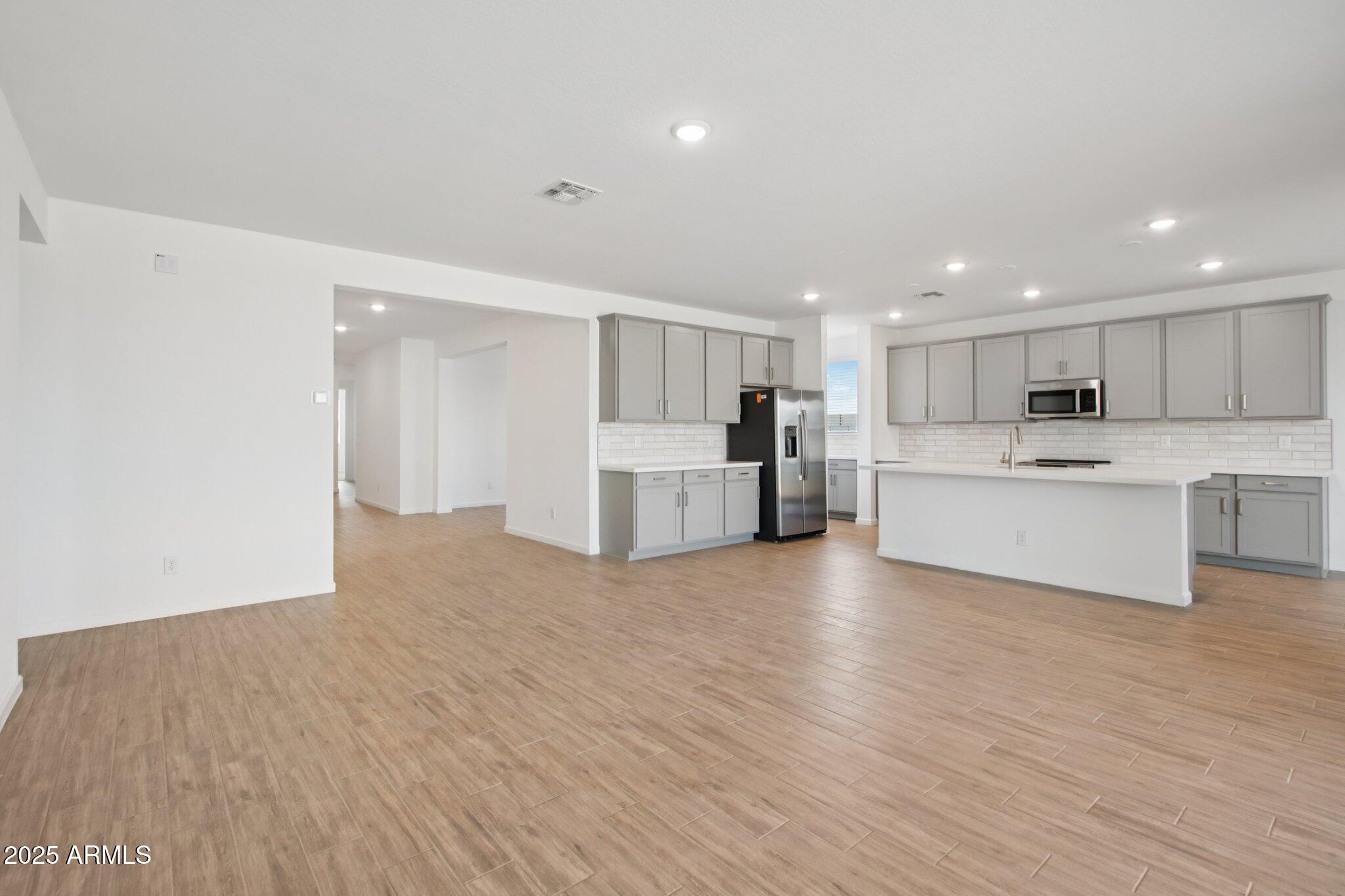 15734 W BROWN Street