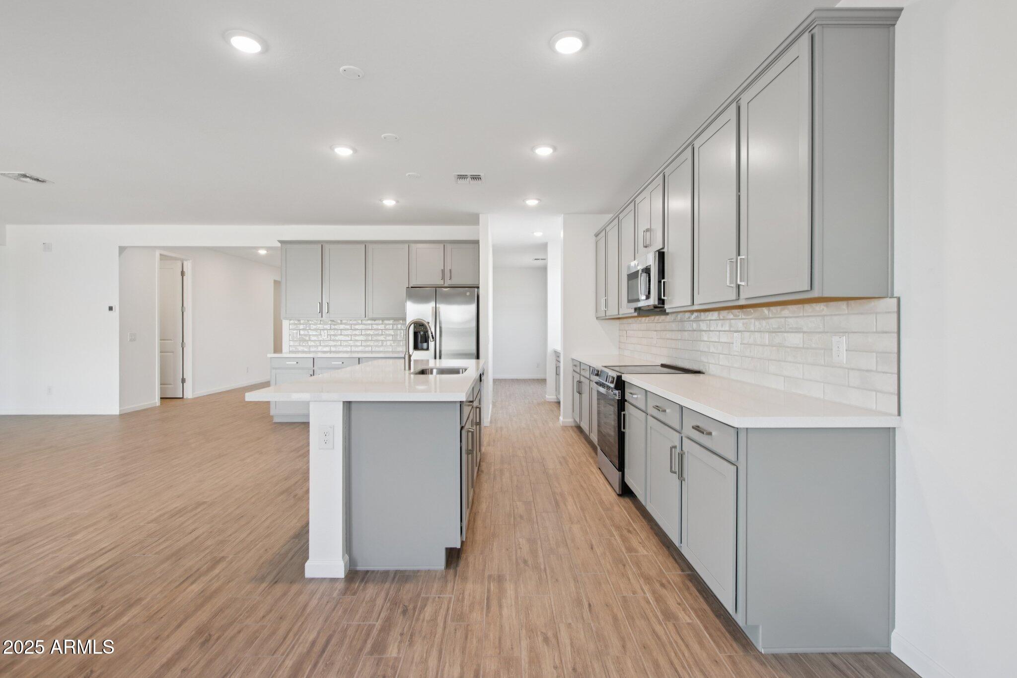 15734 W BROWN Street