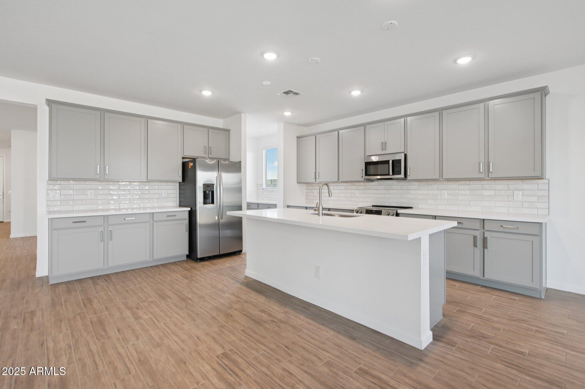 15734 W BROWN Street