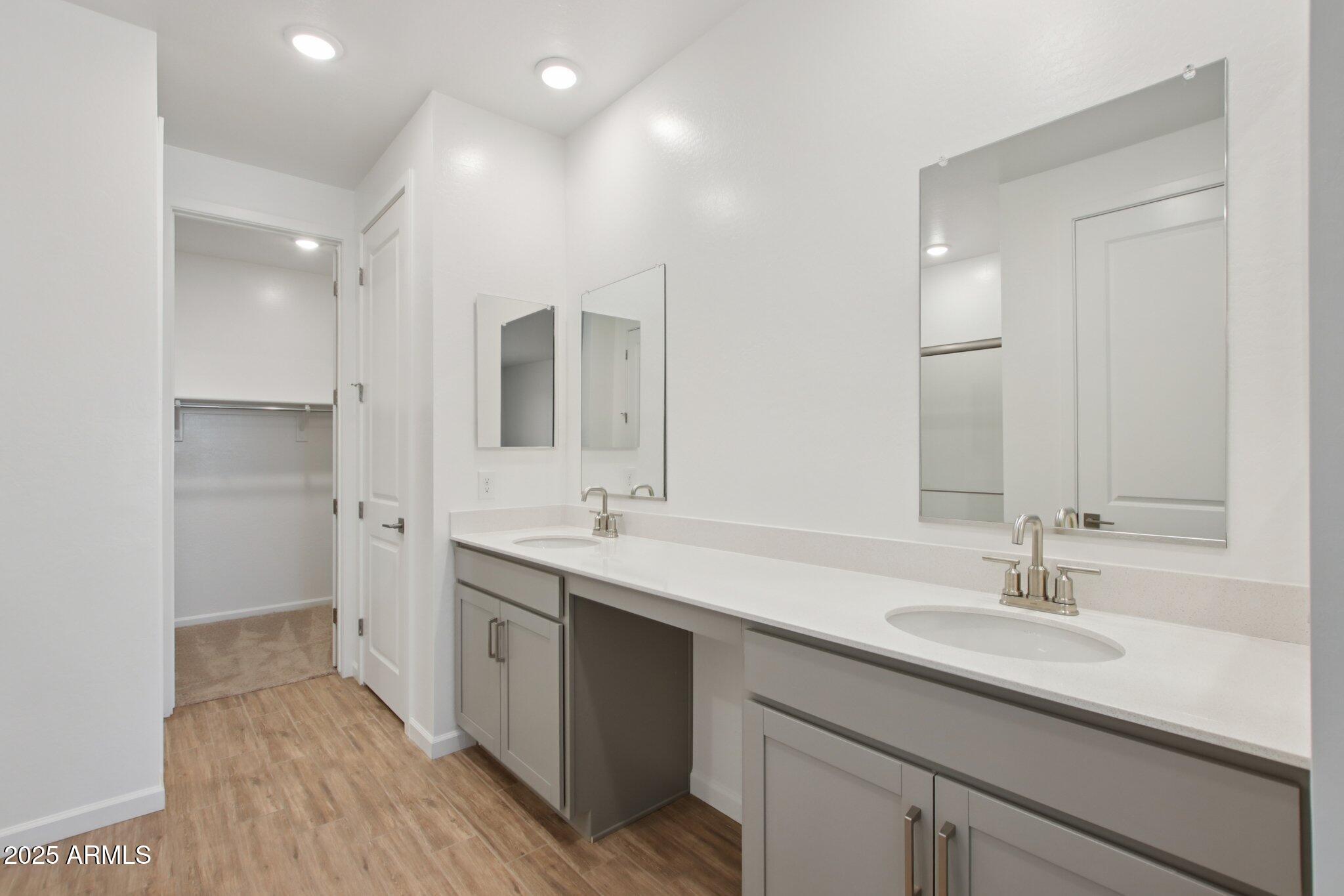 15734 W BROWN Street