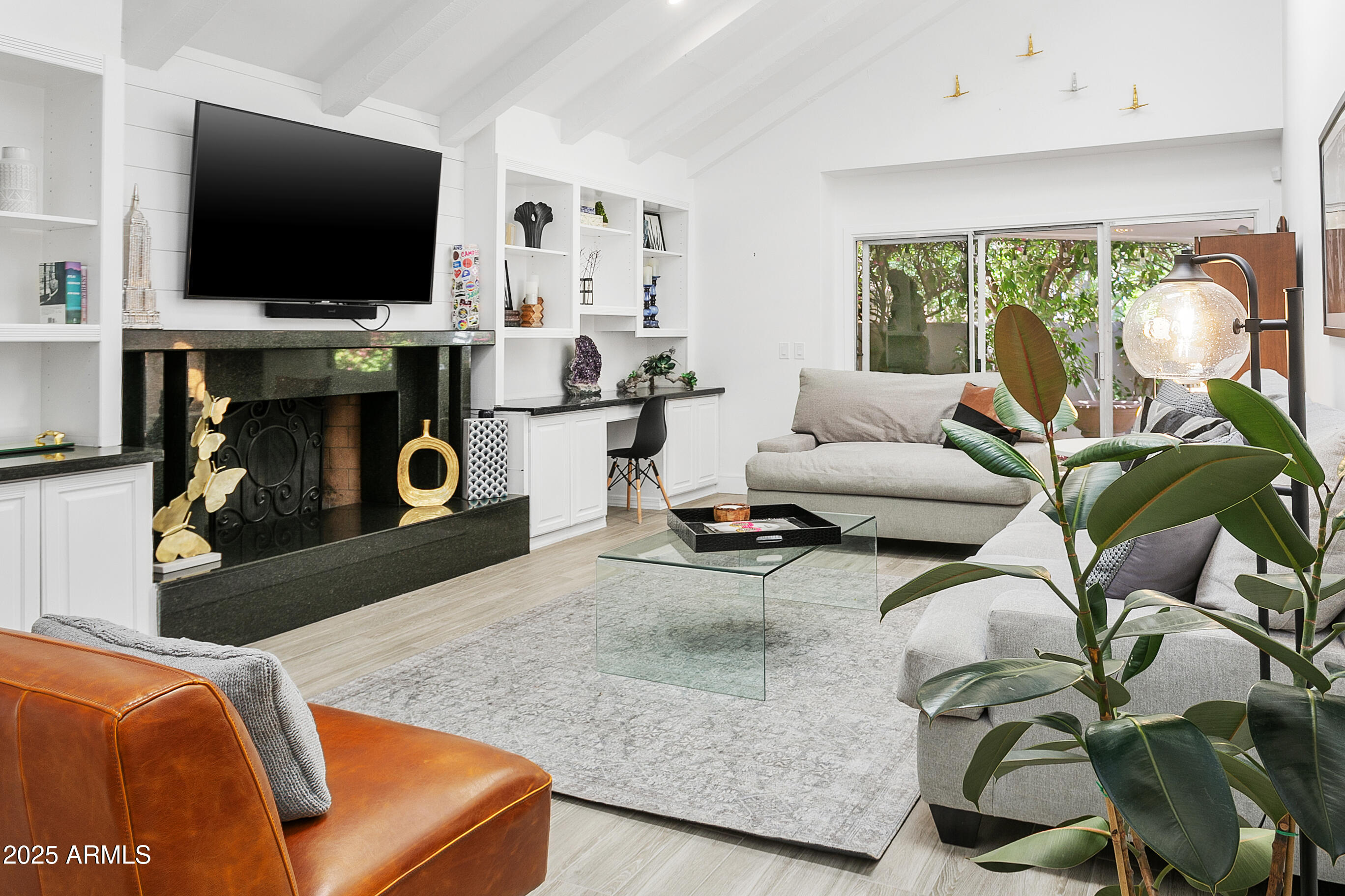 2108 E PASADENA Avenue