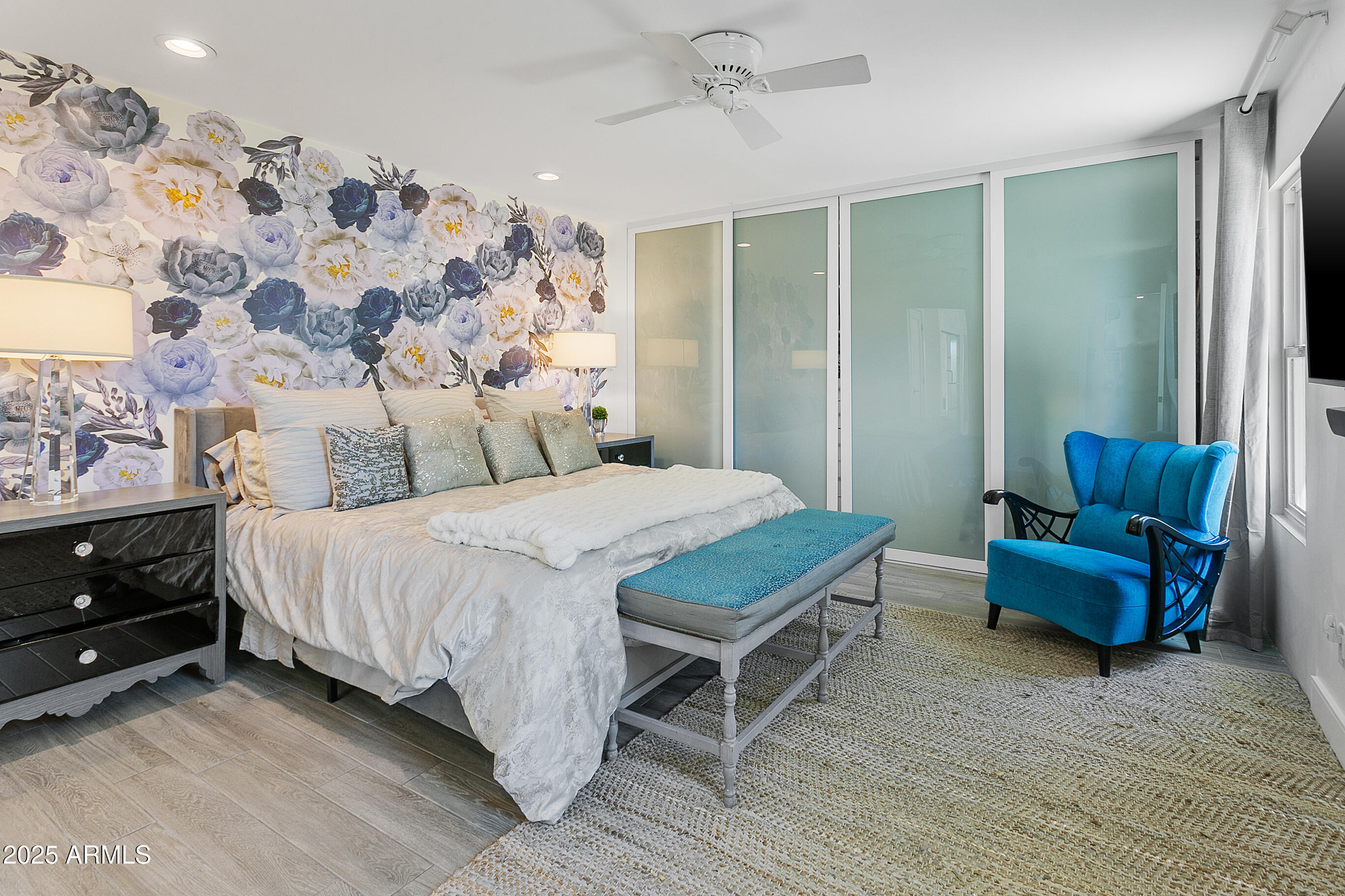 2108 E PASADENA Avenue