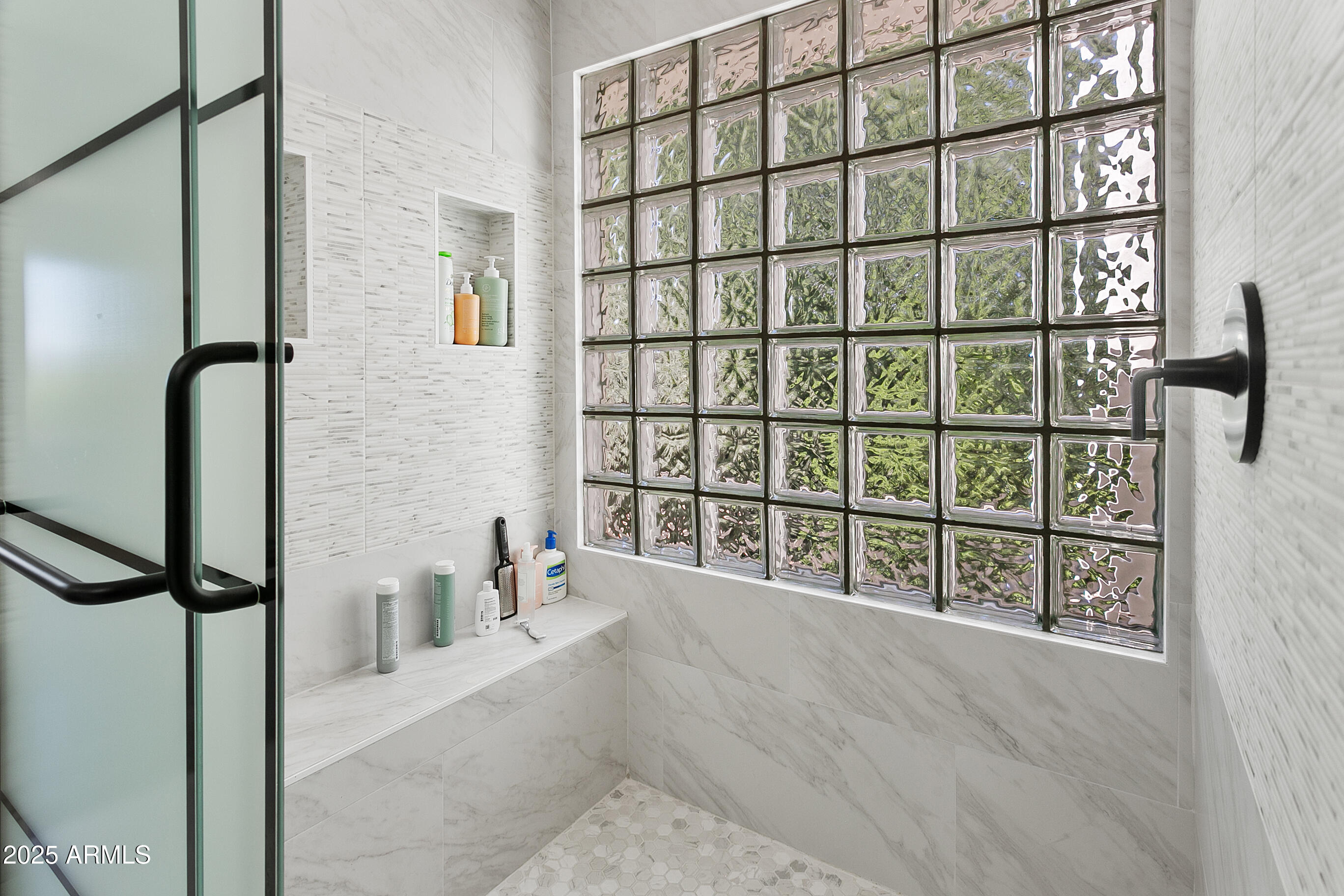 2108 E PASADENA Avenue