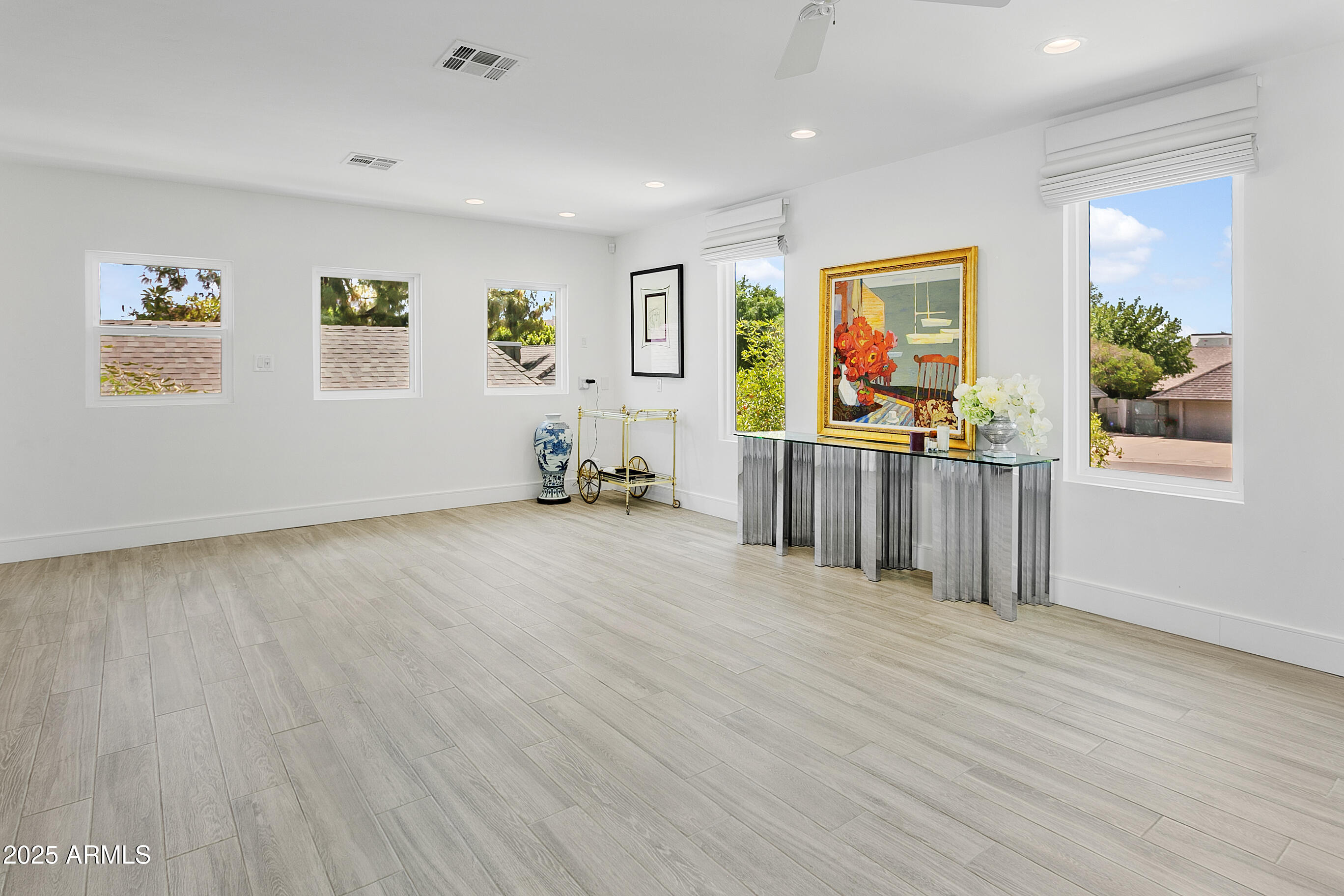 2108 E PASADENA Avenue