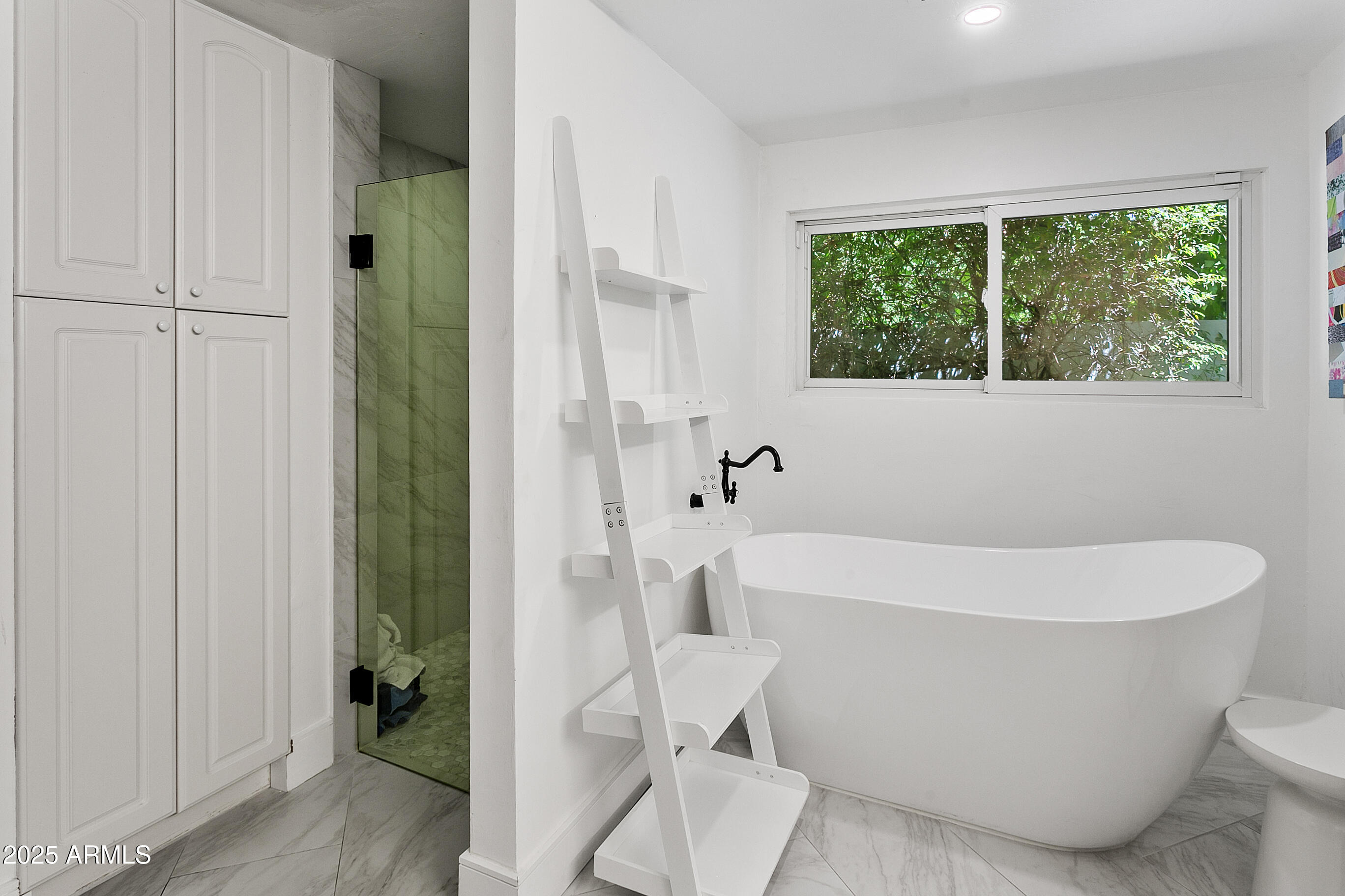 2108 E PASADENA Avenue