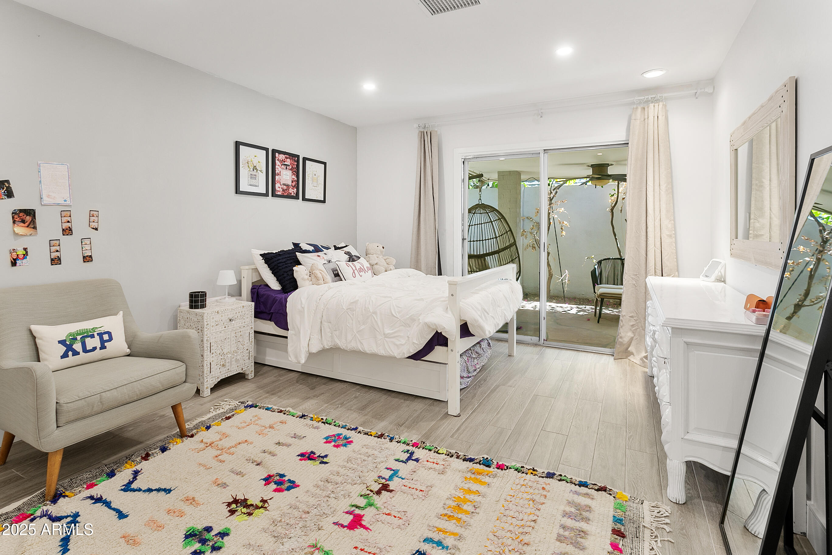 2108 E PASADENA Avenue