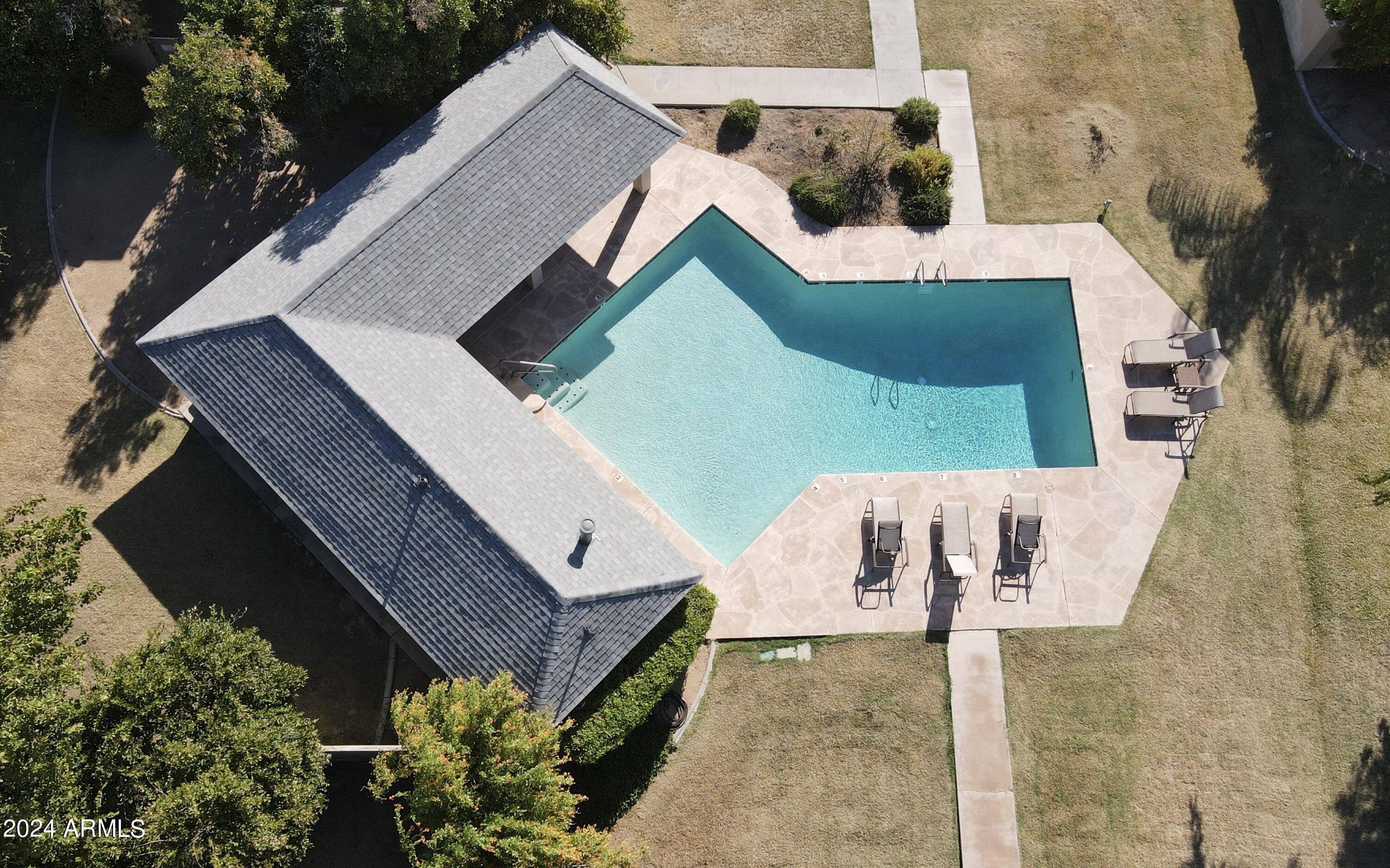 2108 E PASADENA Avenue