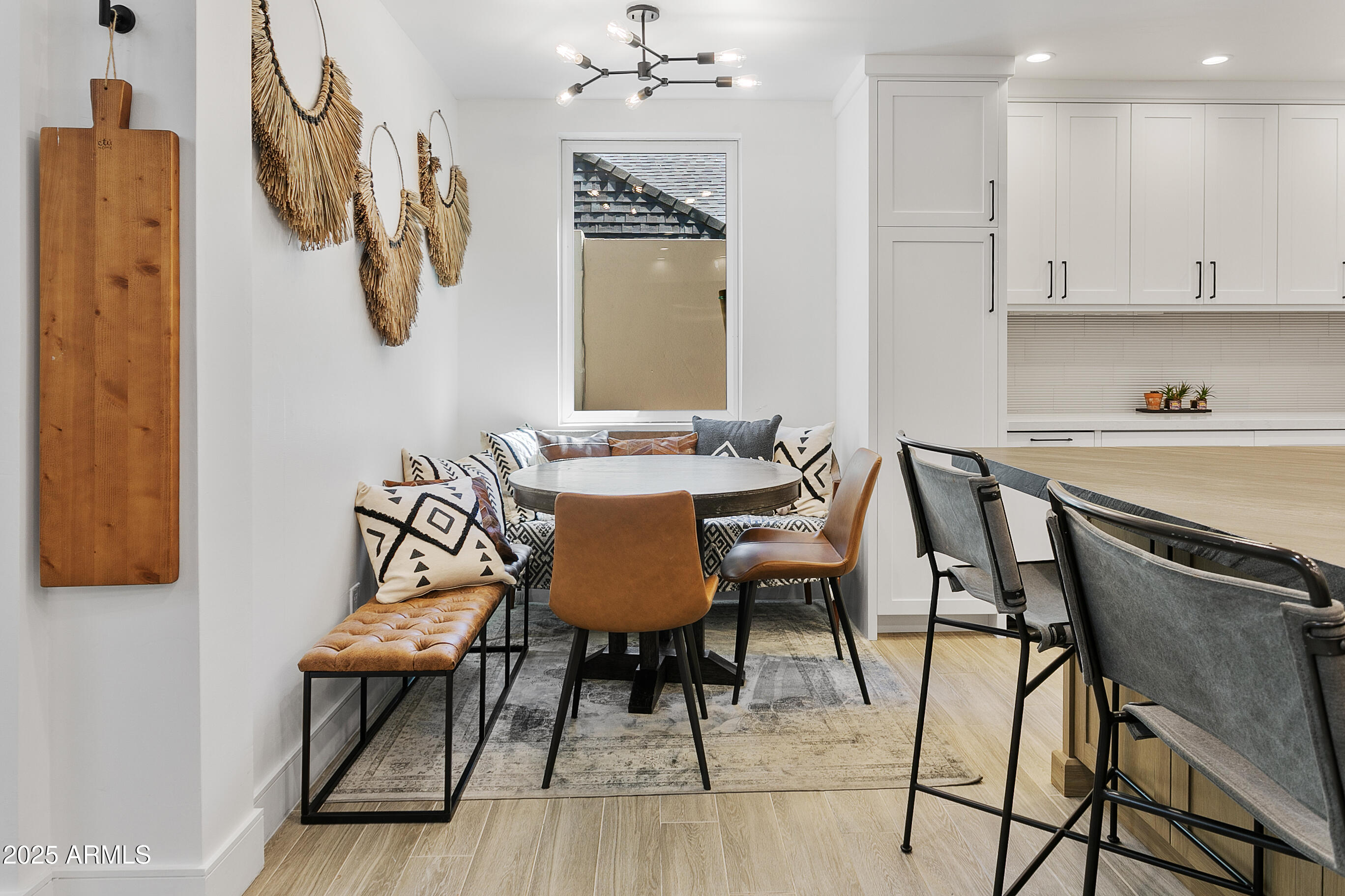 2108 E PASADENA Avenue