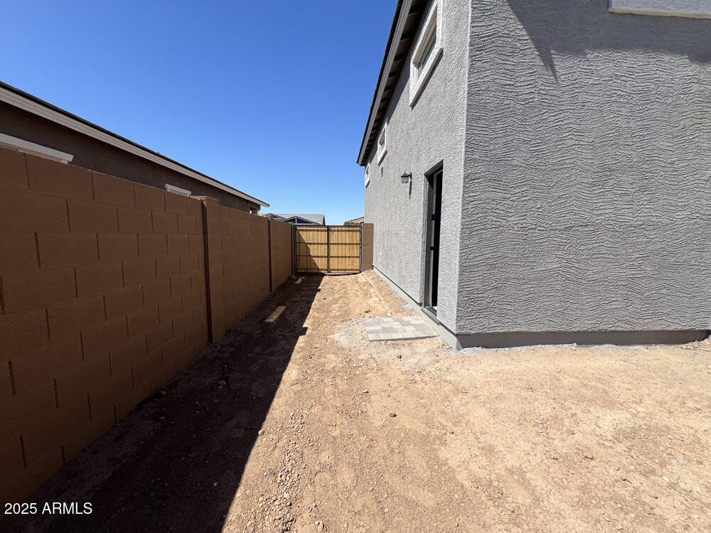 22937 E TWIN ACRES Drive