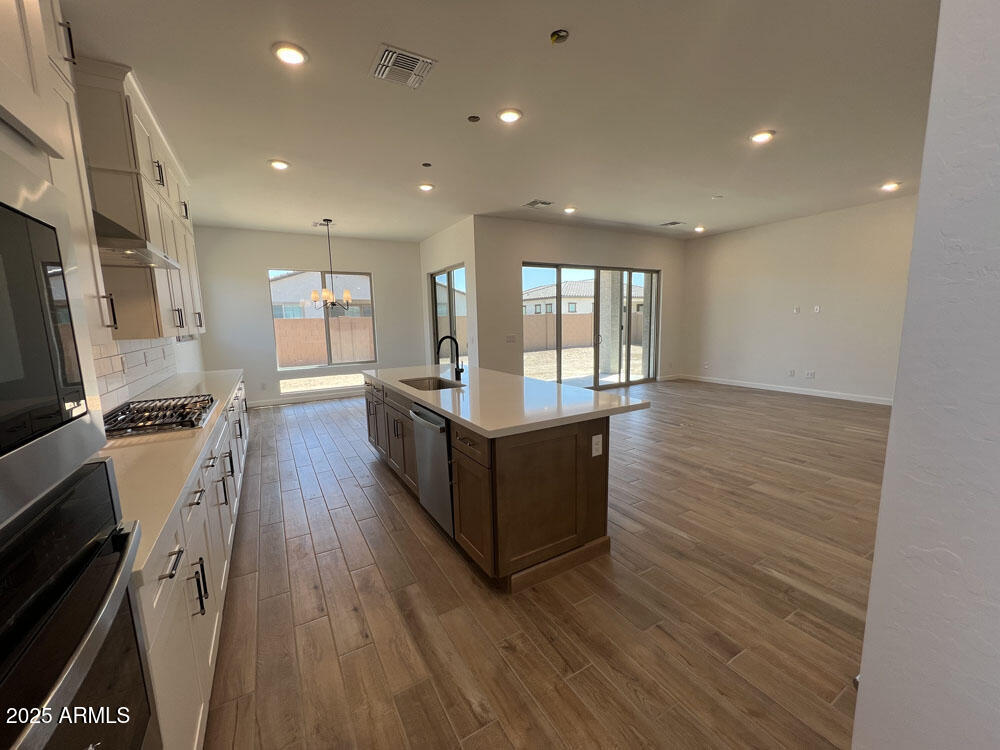 22937 E TWIN ACRES Drive